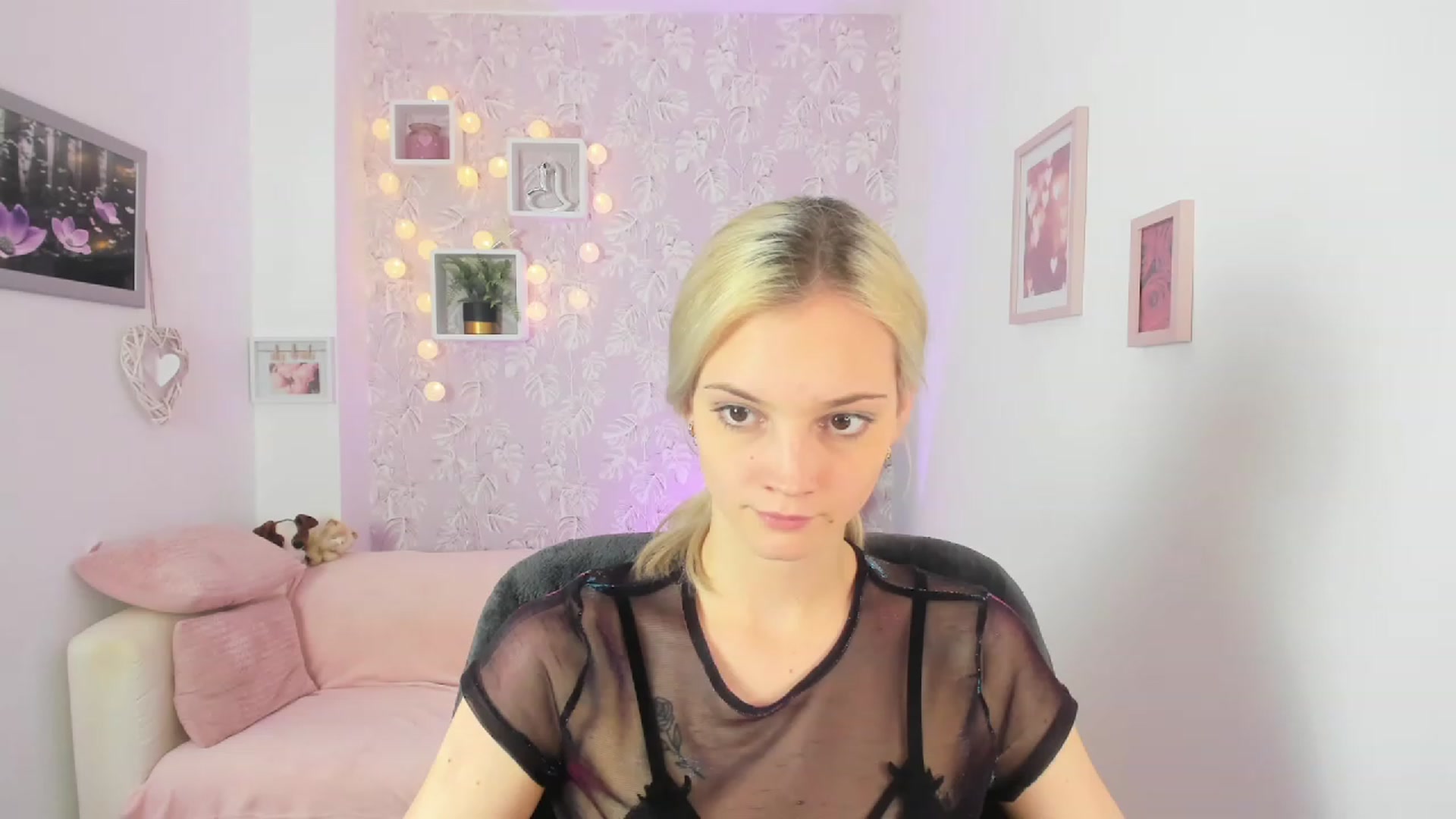 Gallery image thumbnail from Lexy_Belle18's myfreecams stream on, 06/06/2023, 09:35 image 16 of 20