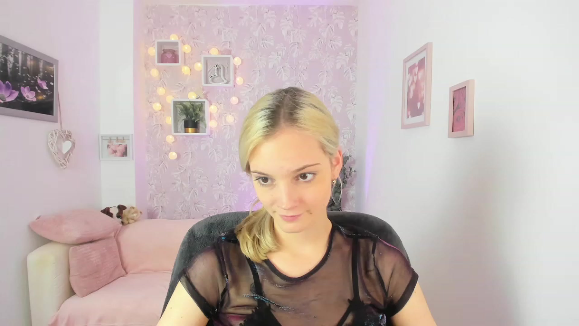 Gallery image thumbnail from Lexy_Belle18's myfreecams stream on, 06/06/2023, 09:35 image 9 of 20