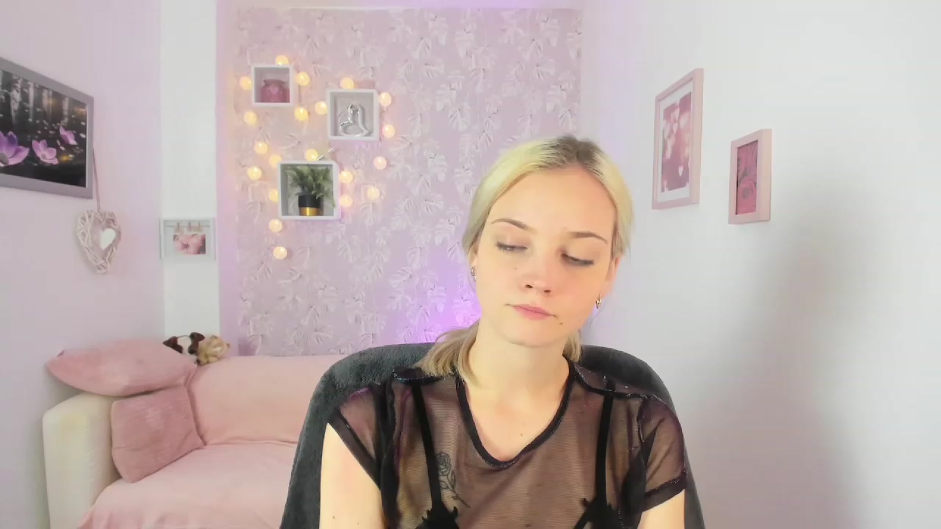 Gallery image thumbnail from Lexy_Belle18's myfreecams stream on, 06/06/2023, 09:35 image 14 of 20