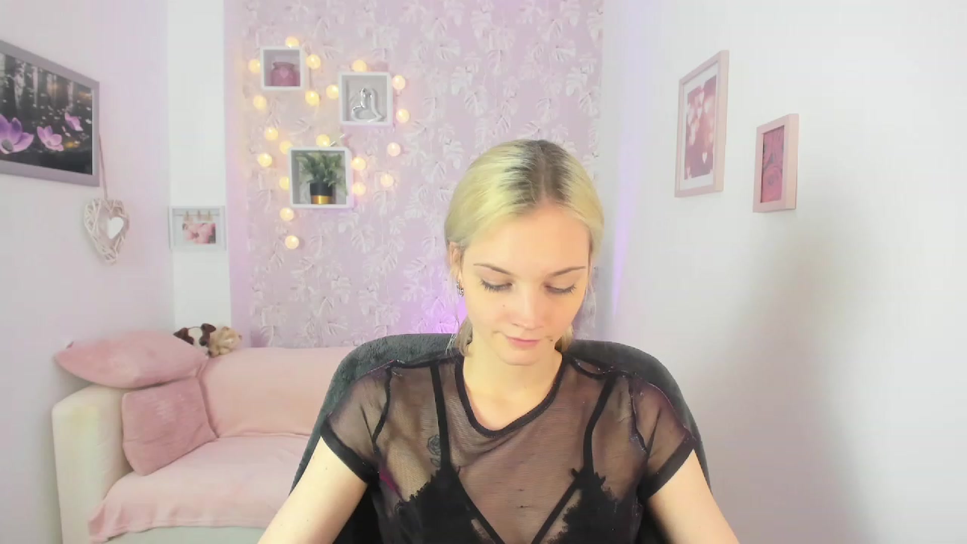 Gallery image thumbnail from Lexy_Belle18's myfreecams stream on, 06/06/2023, 09:52 image 4 of 20