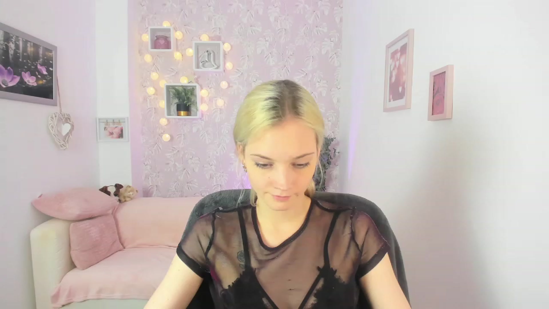 Gallery image thumbnail from Lexy_Belle18's myfreecams stream on, 06/06/2023, 09:52 image 8 of 20