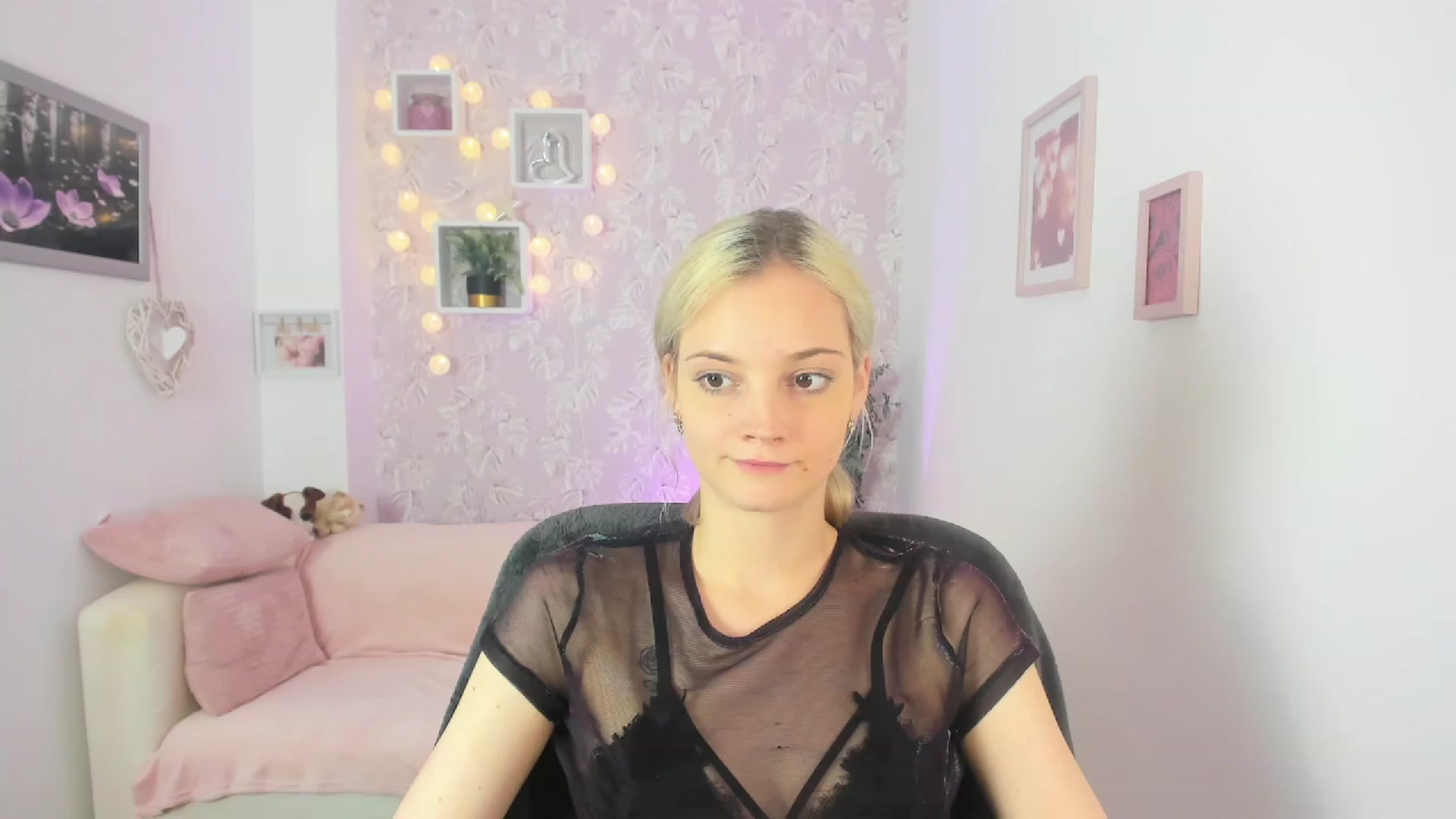 Gallery image thumbnail from Lexy_Belle18's myfreecams stream on, 06/06/2023, 09:52 image 3 of 20
