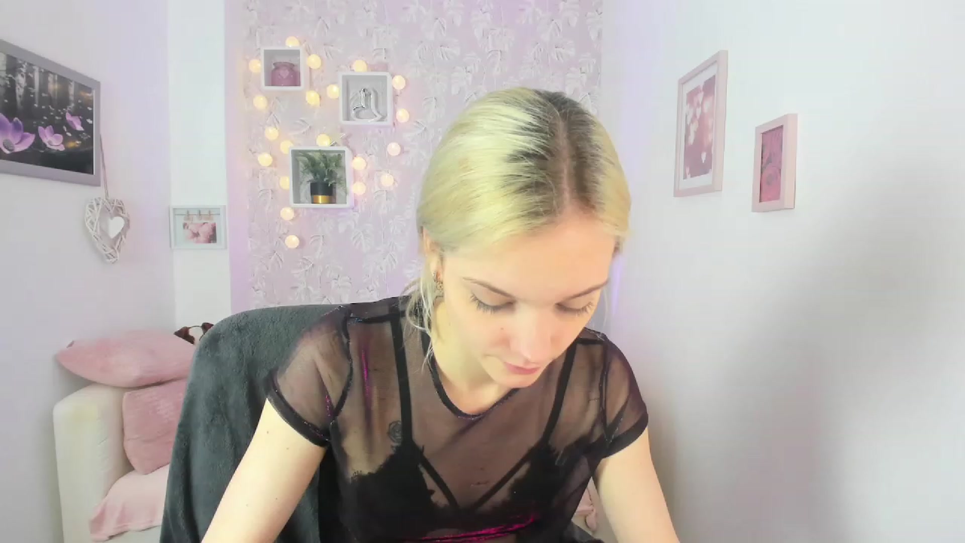 Gallery image thumbnail from Lexy_Belle18's myfreecams stream on, 06/06/2023, 09:52 image 10 of 20