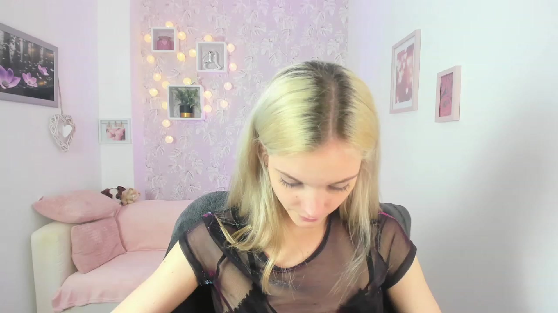 Gallery image thumbnail from Lexy_Belle18's myfreecams stream on, 06/06/2023, 12:03 image 12 of 20