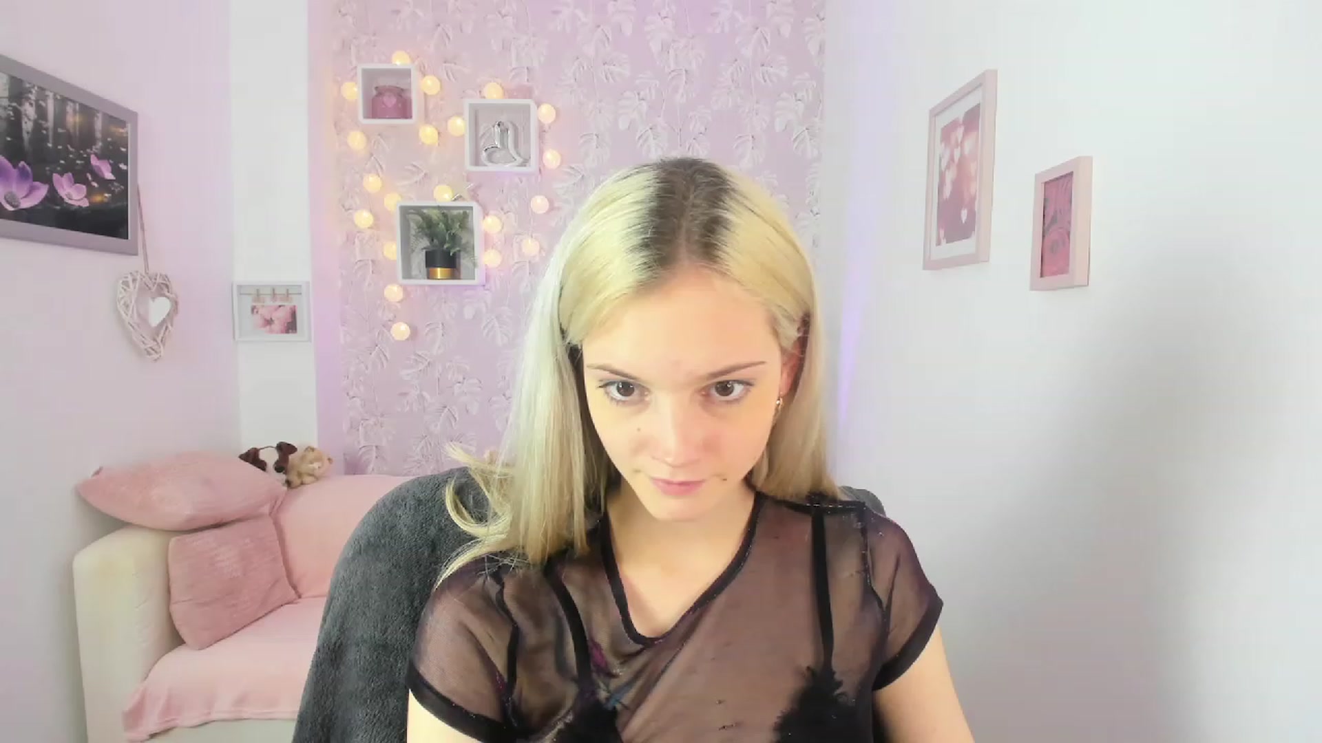 Gallery image thumbnail from Lexy_Belle18's myfreecams stream on, 06/06/2023, 12:03 image 15 of 20