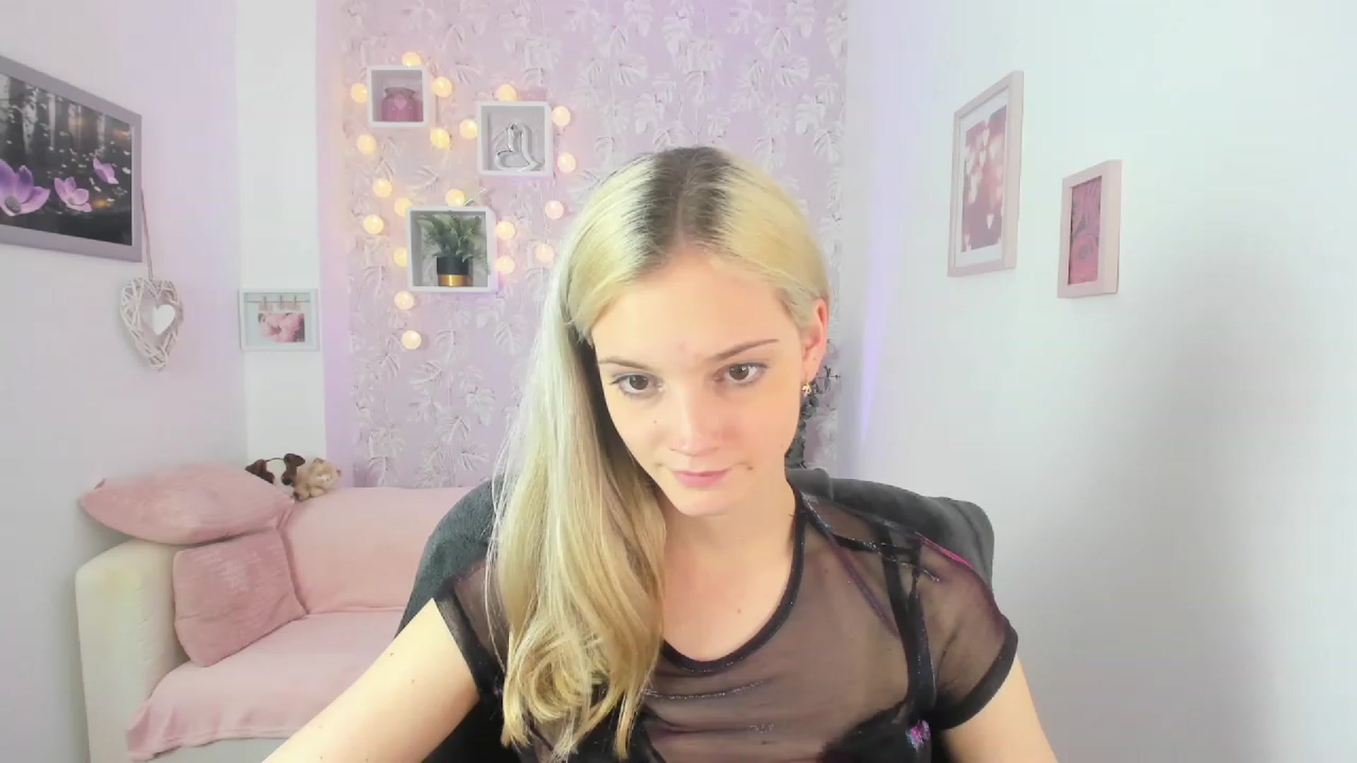 Gallery image thumbnail from Lexy_Belle18's myfreecams stream on, 06/06/2023, 12:03 image 13 of 20