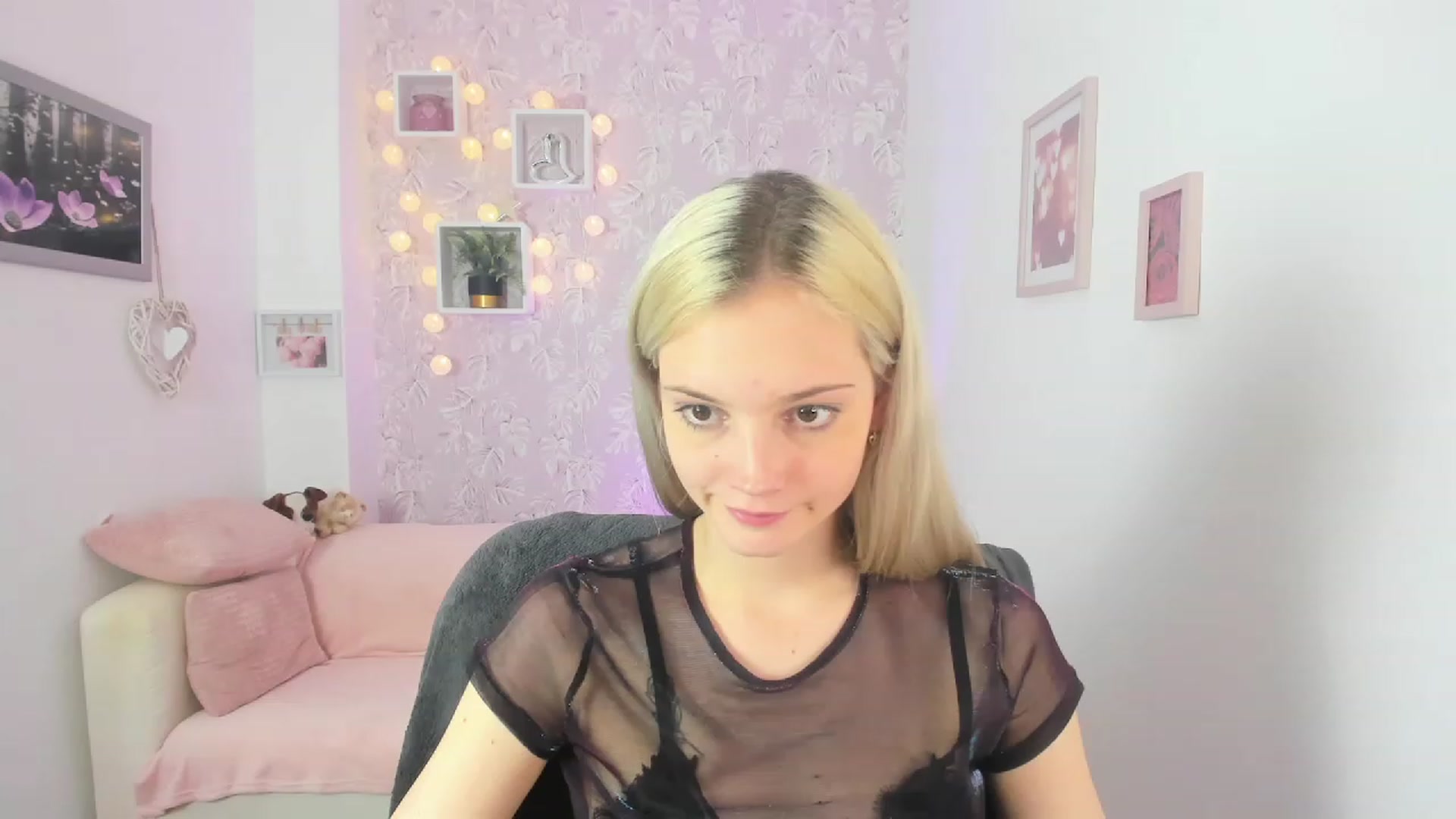 Gallery image thumbnail from Lexy_Belle18's myfreecams stream on, 06/06/2023, 12:03 image 16 of 20