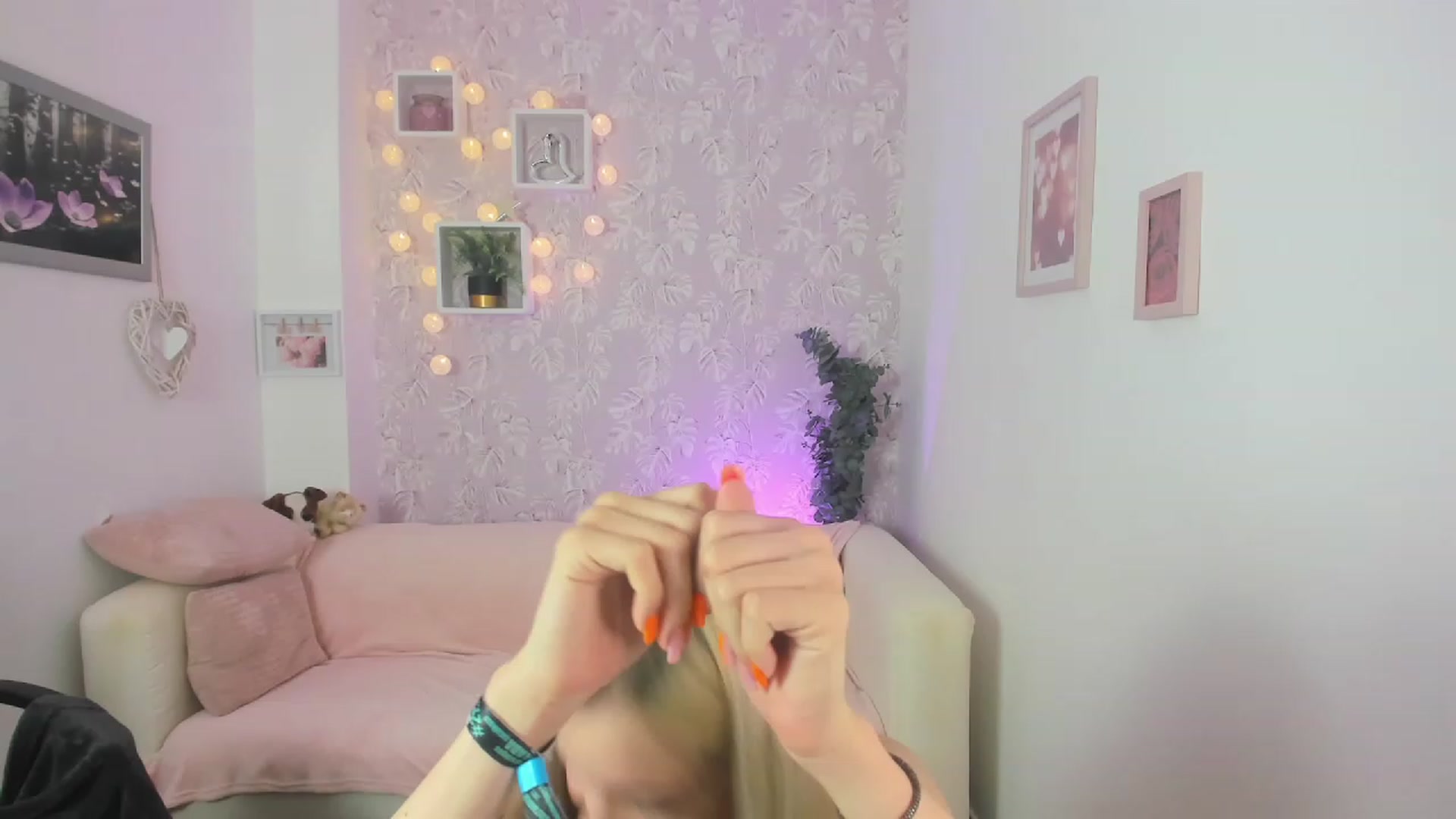 Gallery image thumbnail from Lexy_Belle18's myfreecams stream on, 06/06/2023, 12:28 image 12 of 20