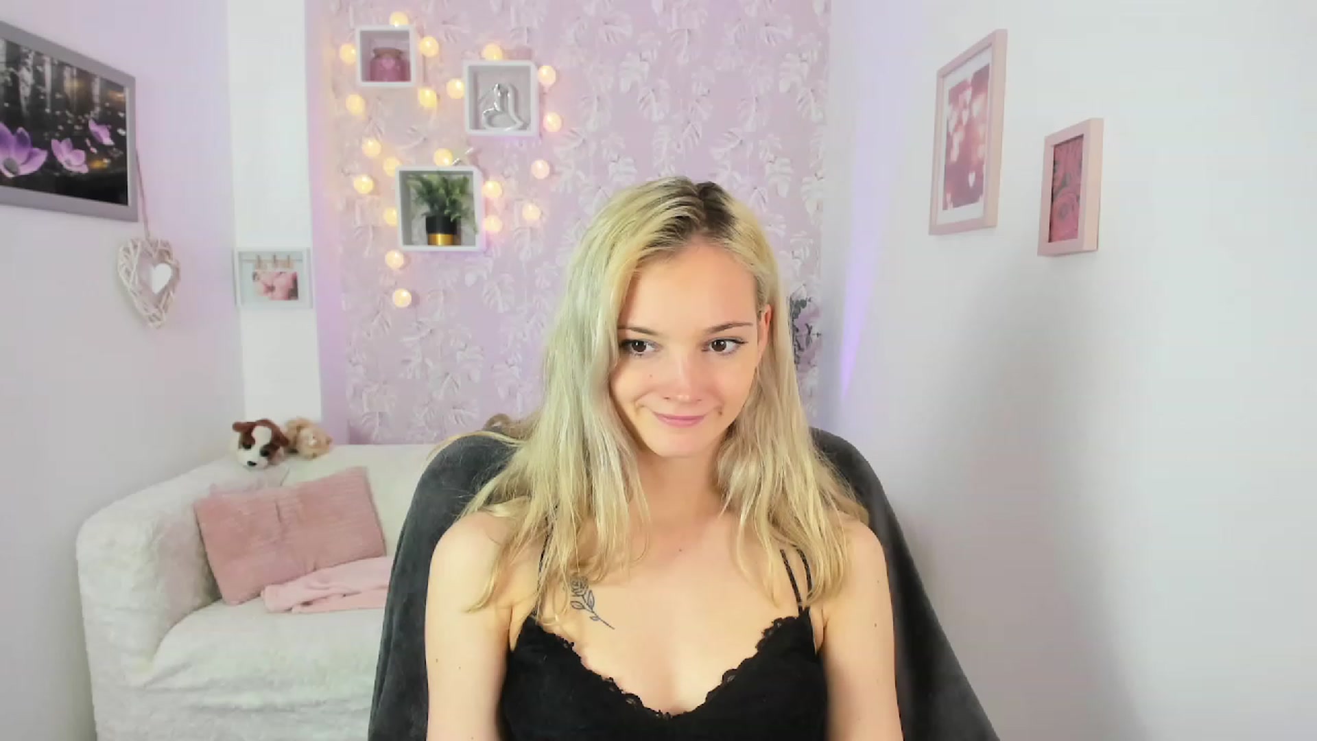Gallery image thumbnail from Lexy_Belle18's myfreecams stream on, 06/08/2023, 13:31 image 6 of 20