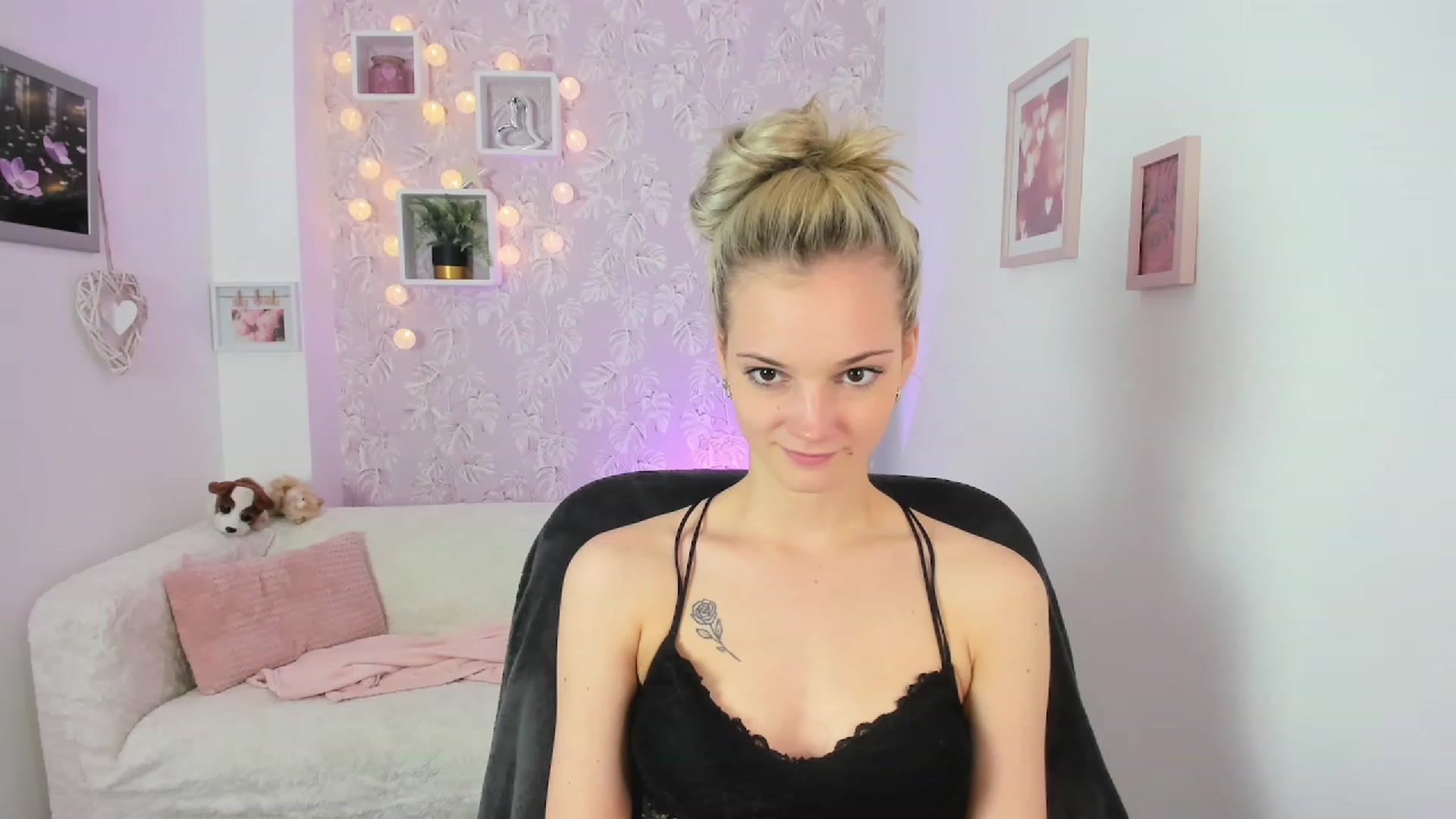 Gallery image thumbnail from Lexy_Belle18's myfreecams stream on, 06/08/2023, 15:58 image 15 of 20