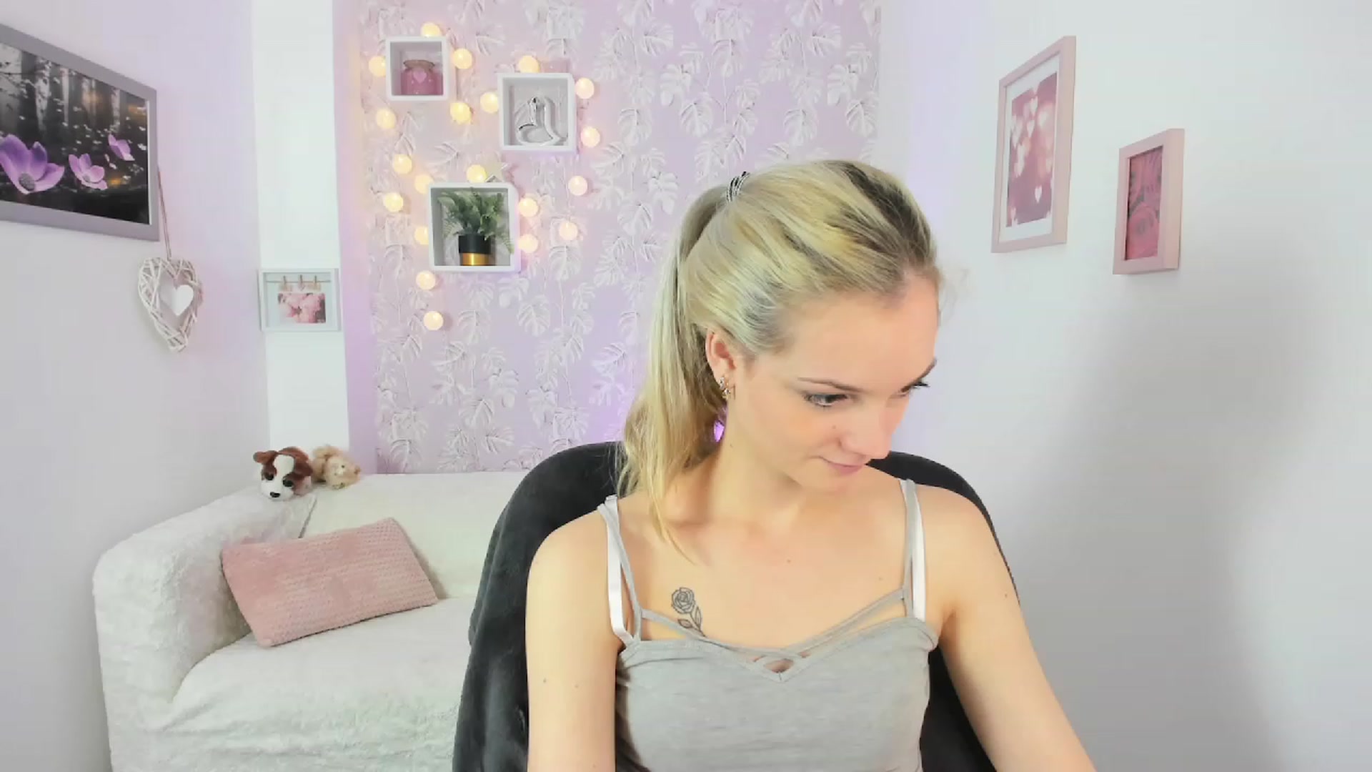 Gallery image thumbnail from Lexy_Belle18's myfreecams stream on, 06/09/2023, 11:48 image 2 of 20