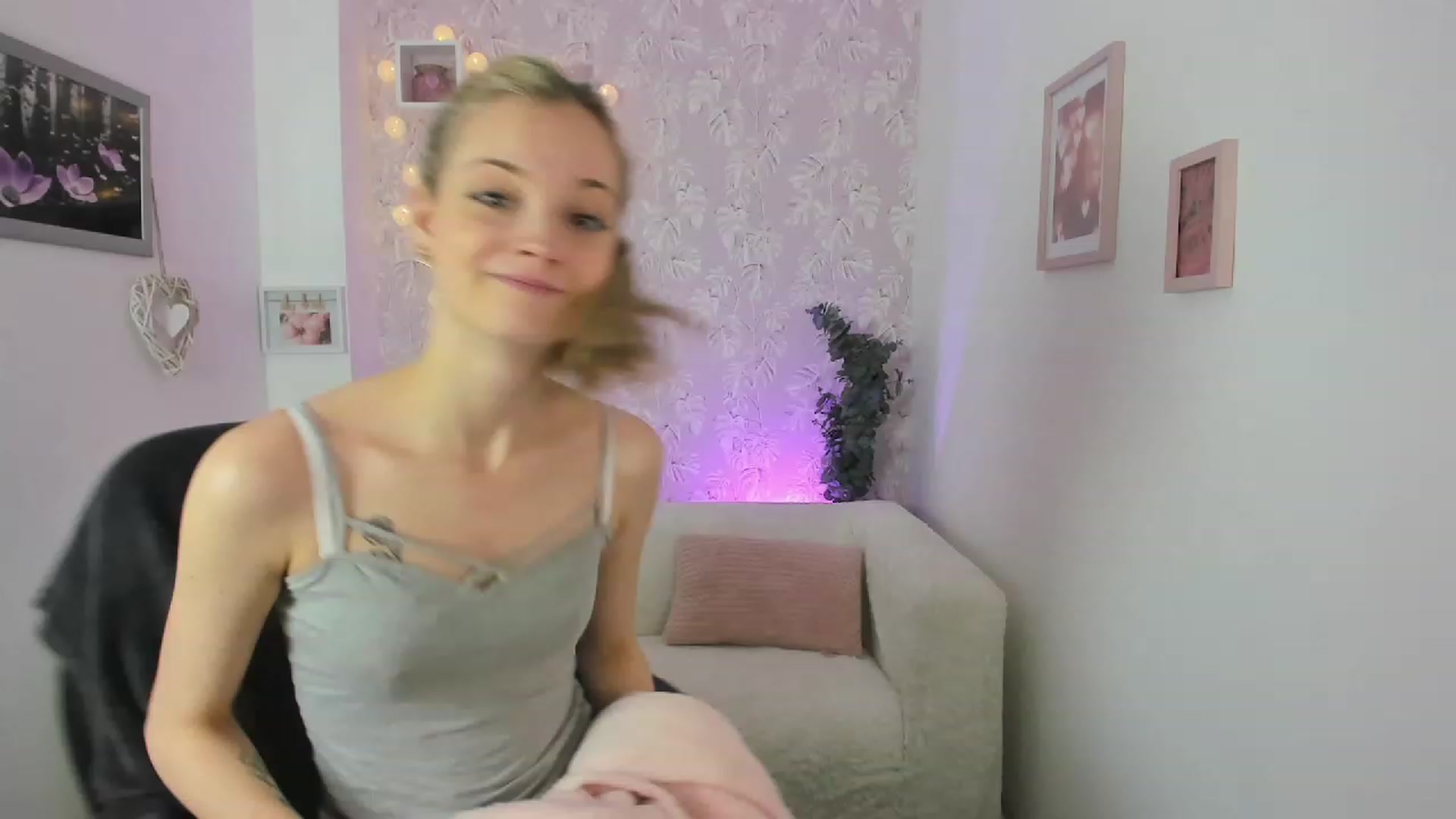 Gallery image thumbnail from Lexy_Belle18's myfreecams stream on, 06/09/2023, 11:48 image 1 of 20
