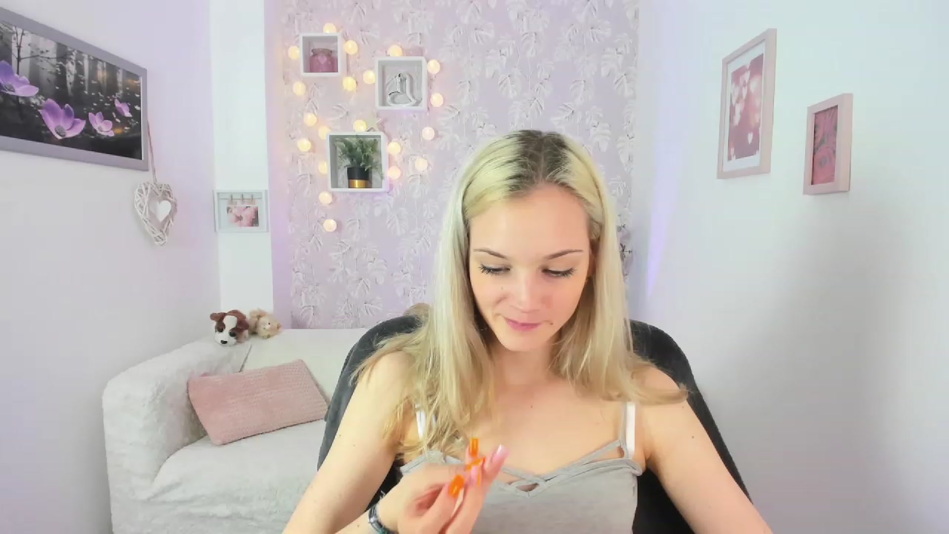 Gallery image thumbnail from Lexy_Belle18's myfreecams stream on, 06/09/2023, 11:48 image 18 of 20