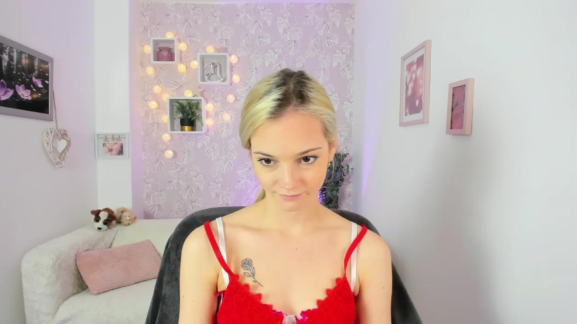 Gallery image thumbnail from Lexy_Belle18's myfreecams stream on, 06/12/2023, 09:32 image 18 of 20
