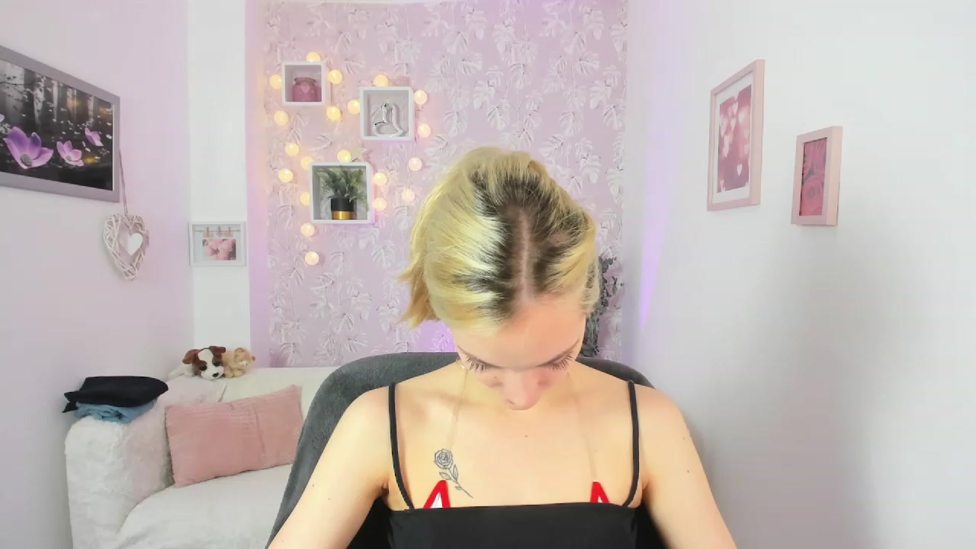 Gallery image thumbnail from Lexy_Belle18's myfreecams stream on, 06/13/2023, 09:24 image 20 of 20