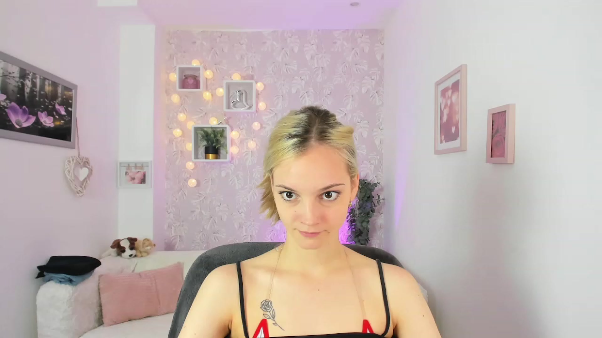 Gallery image thumbnail from Lexy_Belle18's myfreecams stream on, 06/13/2023, 09:24 image 19 of 20