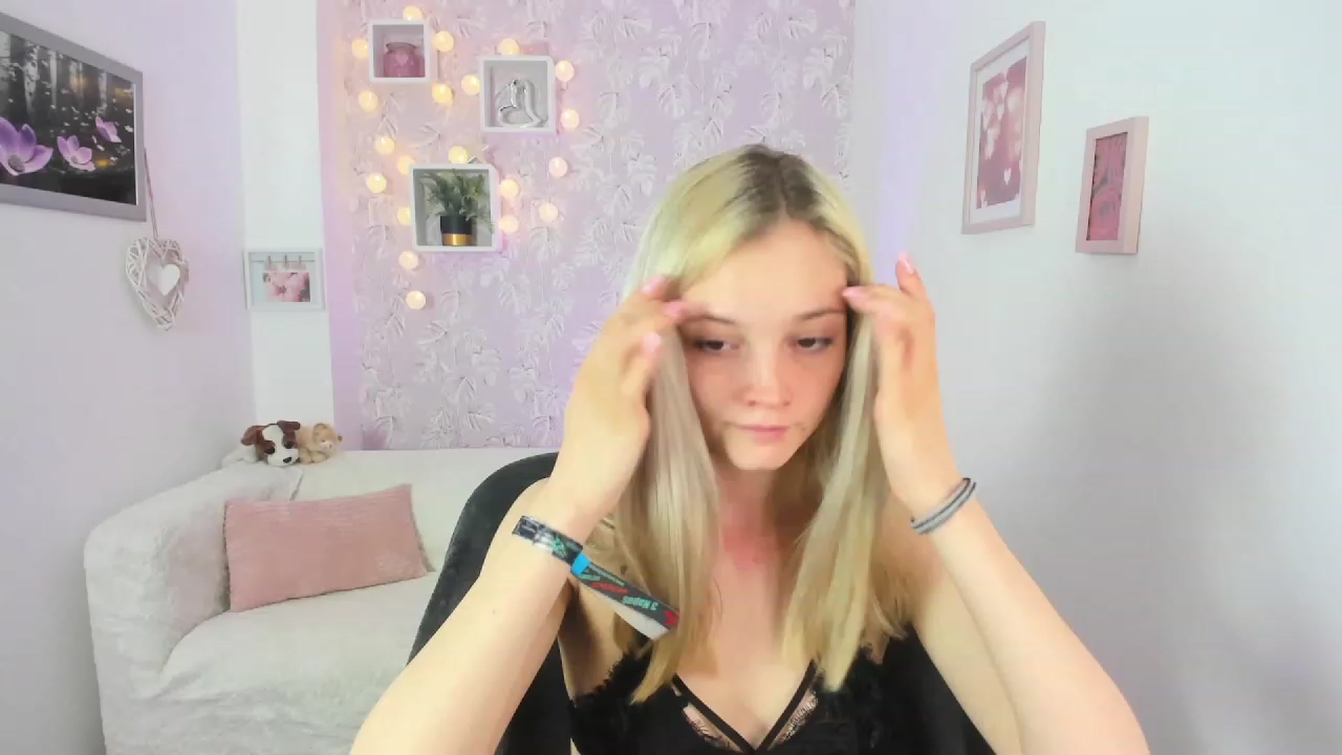 Gallery image thumbnail from Lexy_Belle18's myfreecams stream on, 06/14/2023, 08:00 image 10 of 20