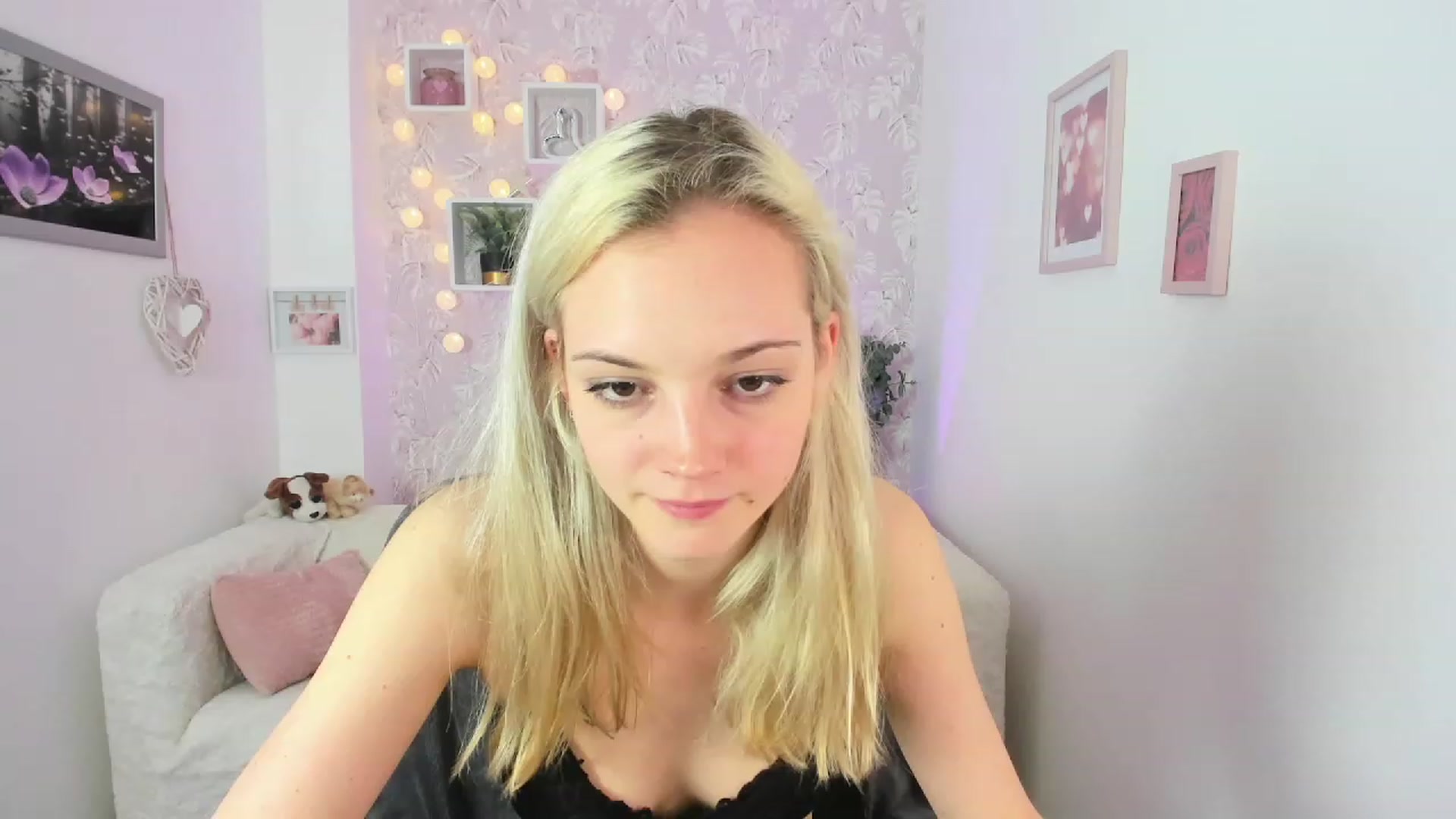 Gallery image thumbnail from Lexy_Belle18's myfreecams stream on, 06/15/2023, 11:32 image 13 of 20
