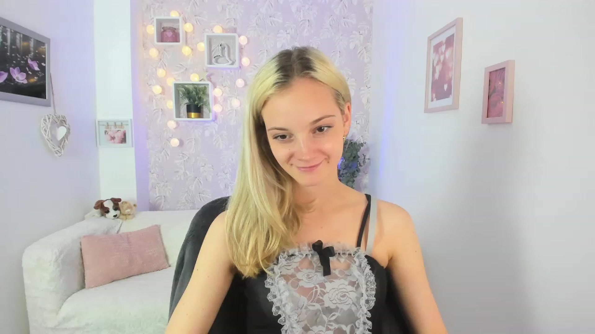 Gallery image thumbnail from Lexy_Belle18's myfreecams stream on, 06/20/2023, 09:26 image 6 of 20