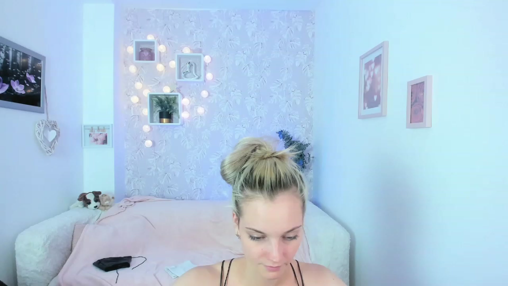 Gallery image thumbnail from Lexy_Belle18's myfreecams stream on, 06/21/2023, 12:36 image 15 of 20