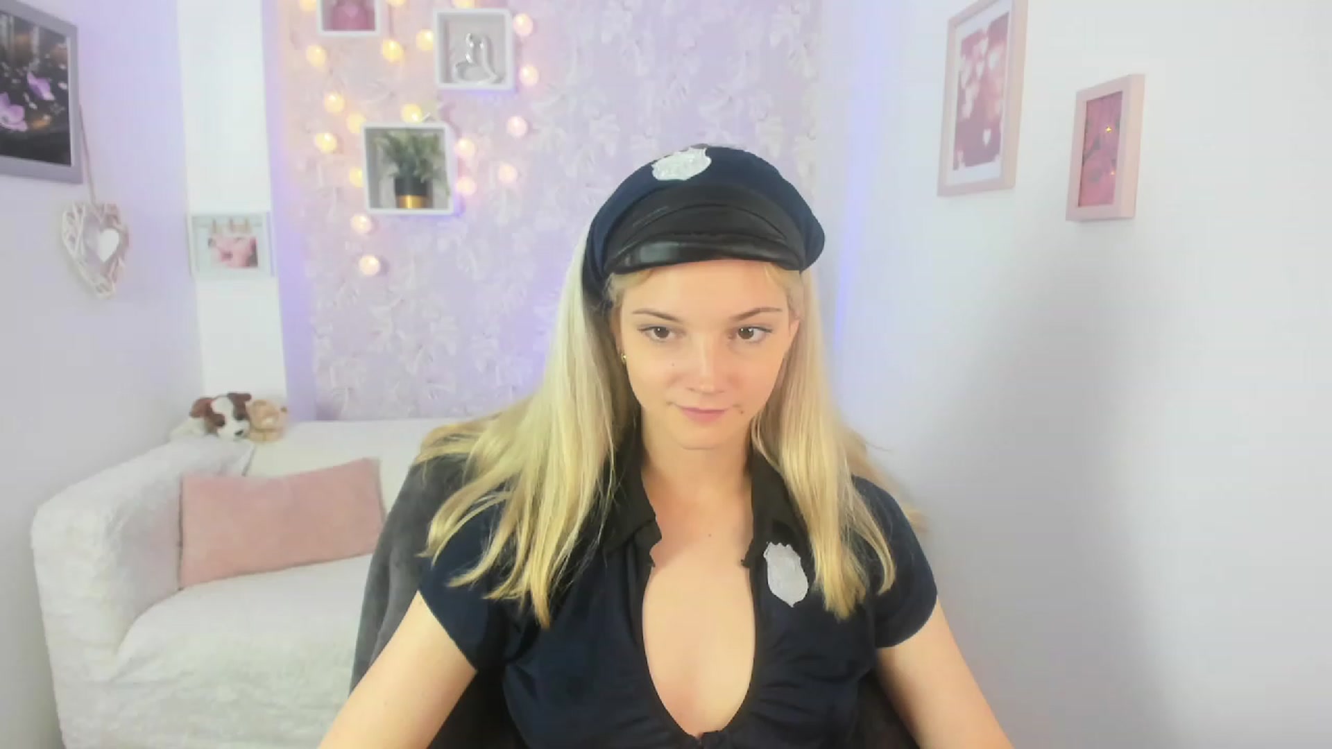 Gallery image thumbnail from Lexy_Belle18's myfreecams stream on, 06/22/2023, 08:28 image 1 of 20