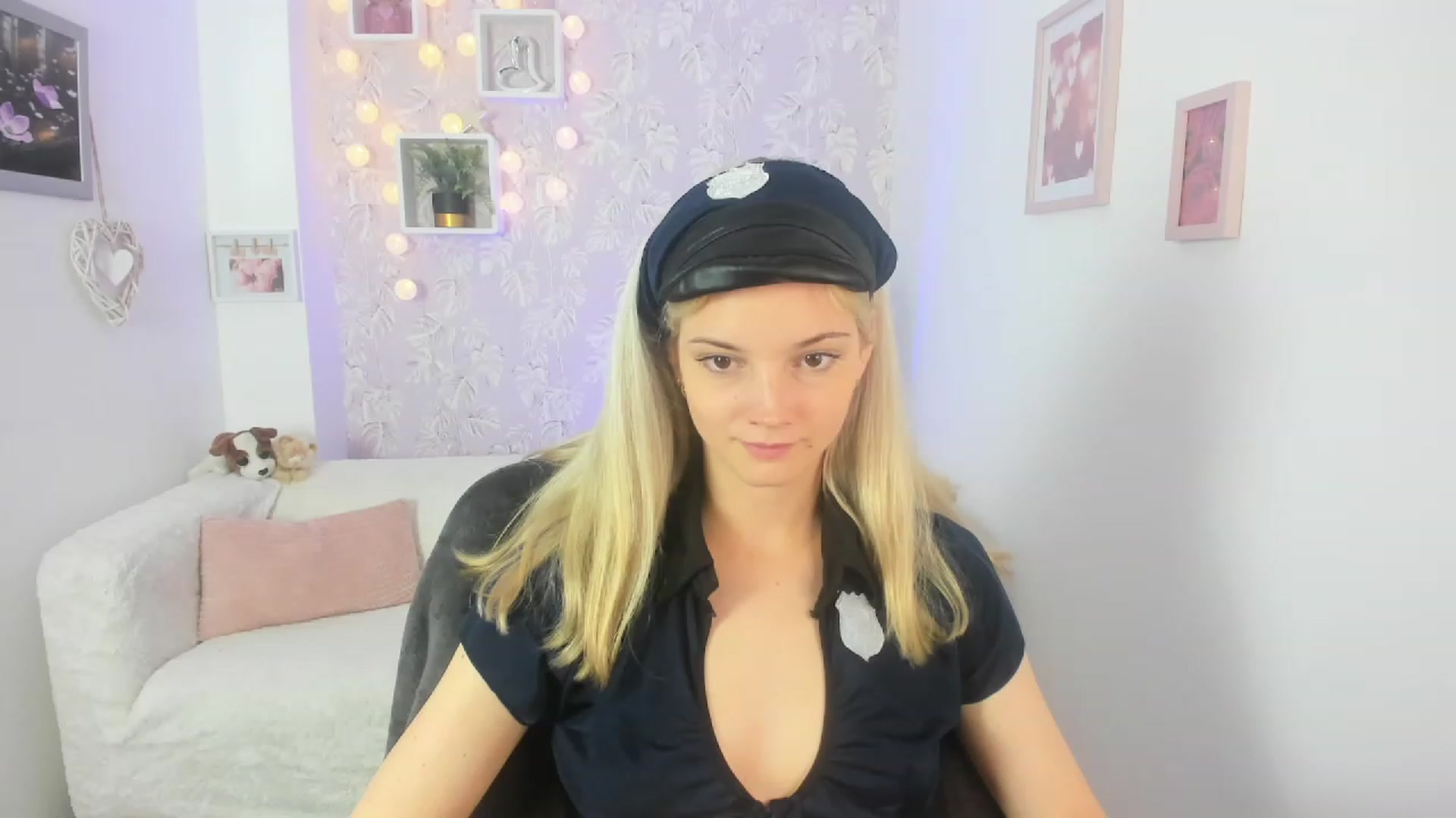 Gallery image thumbnail from Lexy_Belle18's myfreecams stream on, 06/22/2023, 08:28 image 5 of 20
