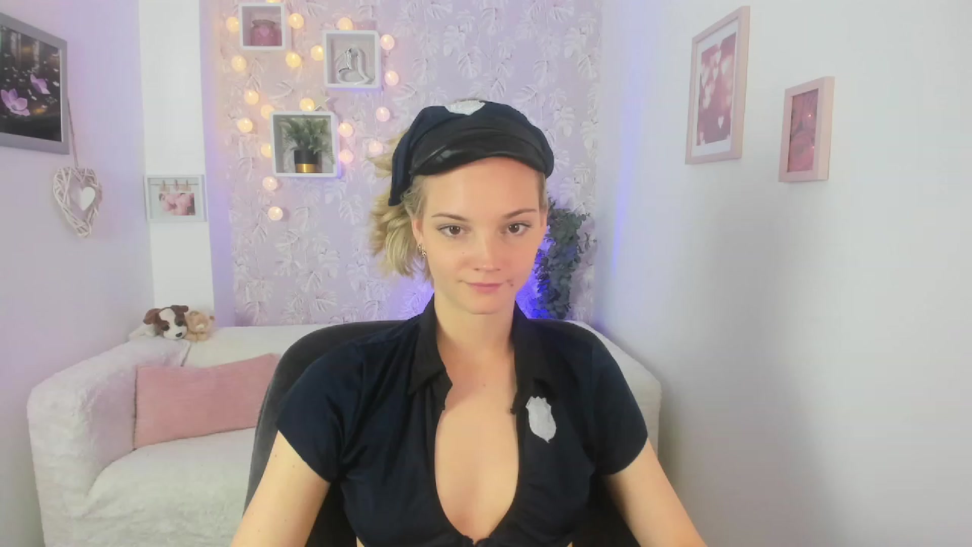Gallery image thumbnail from Lexy_Belle18's myfreecams stream on, 06/22/2023, 10:16 image 1 of 20