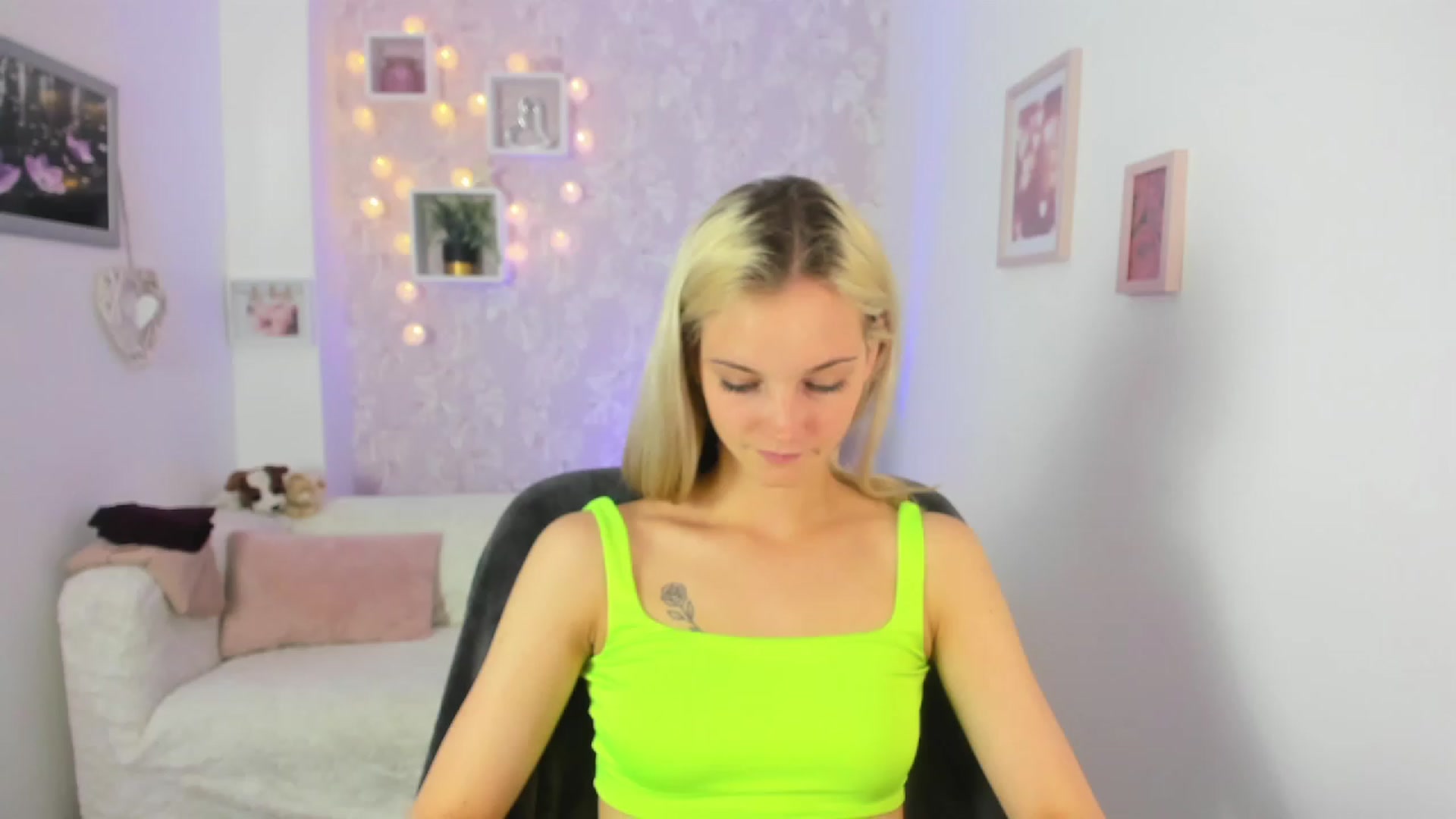 Gallery image thumbnail from Lexy_Belle18's myfreecams stream on, 06/29/2023, 08:51 image 19 of 20