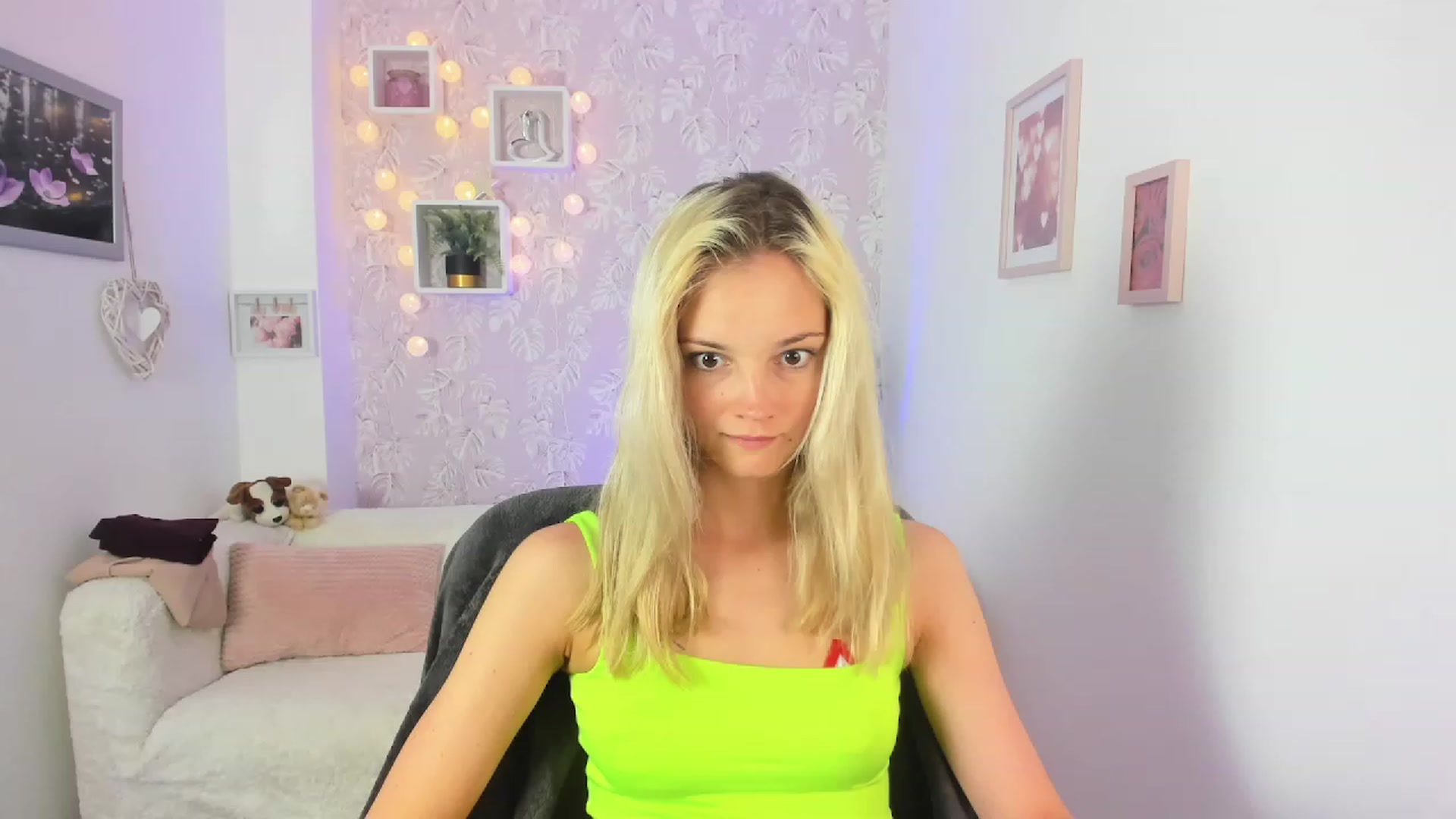 Gallery image thumbnail from Lexy_Belle18's myfreecams stream on, 06/29/2023, 08:51 image 1 of 20