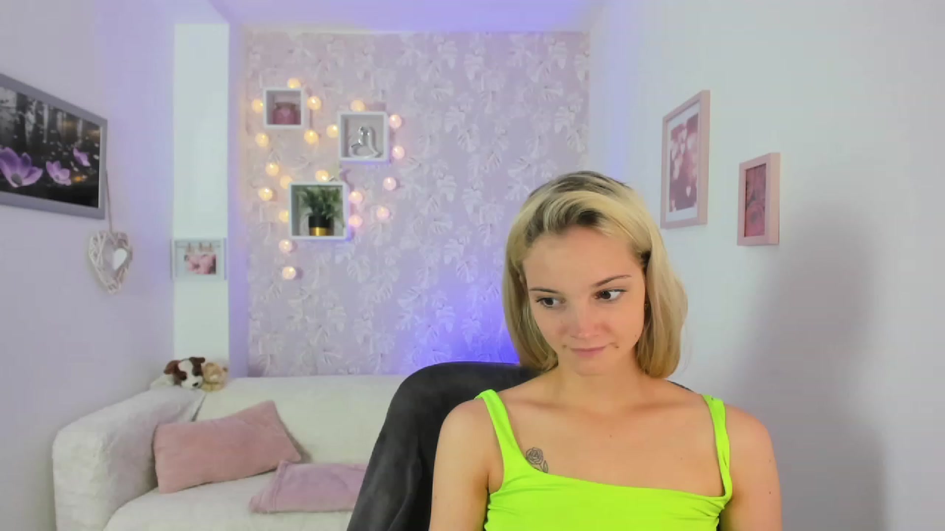 Gallery image thumbnail from Lexy_Belle18's myfreecams stream on, 06/30/2023, 08:30 image 19 of 20