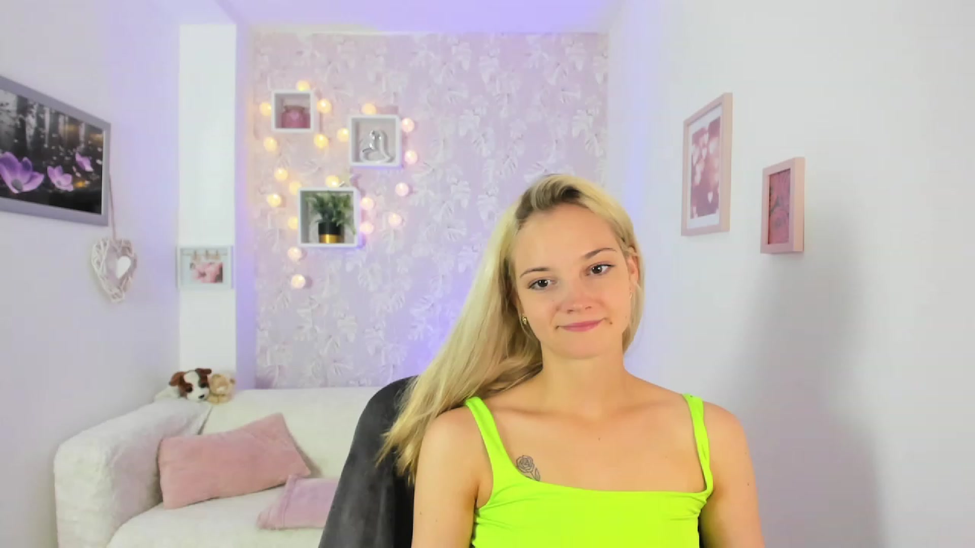 Gallery image thumbnail from Lexy_Belle18's myfreecams stream on, 06/30/2023, 08:30 image 18 of 20