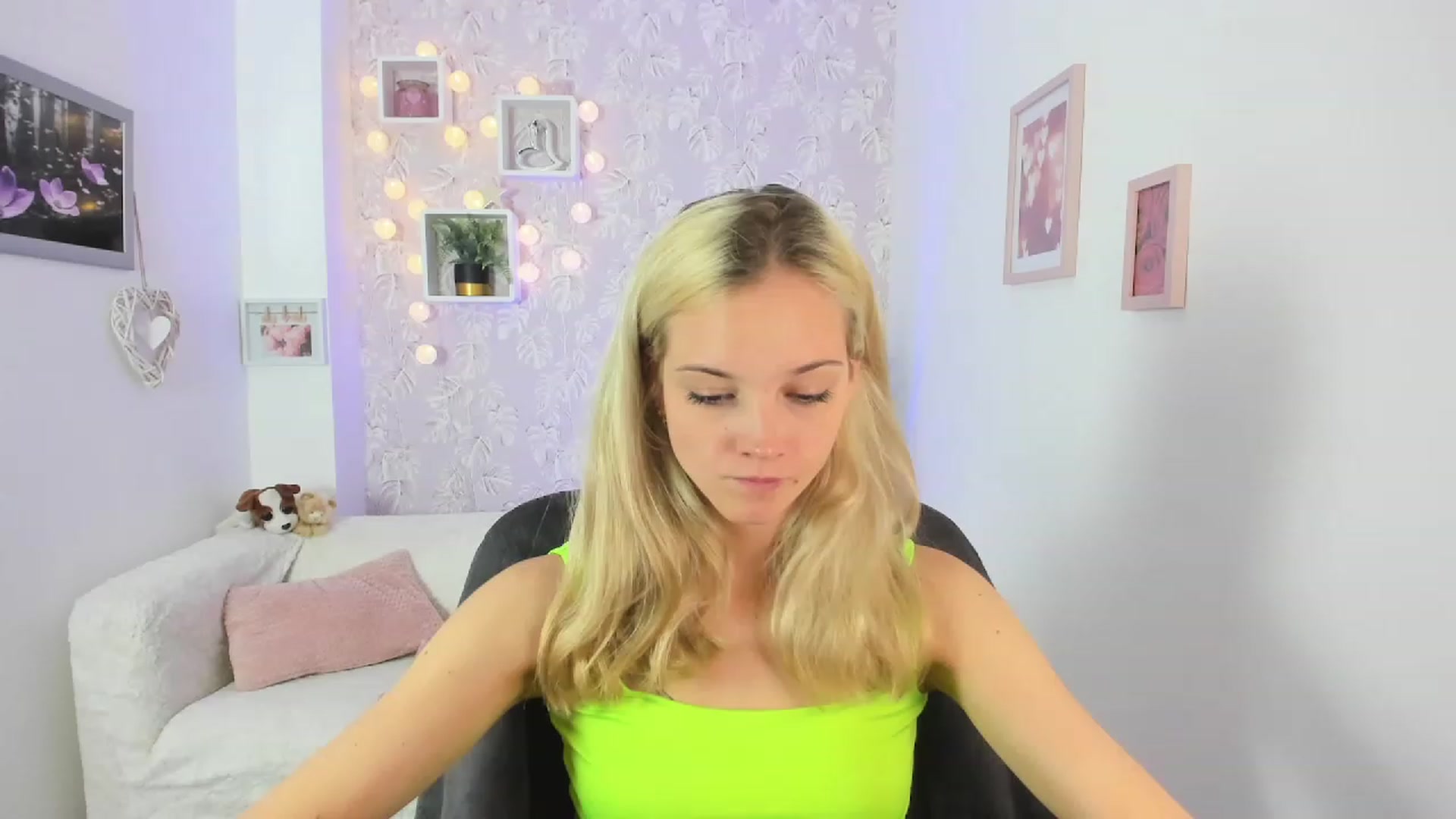 Gallery image thumbnail from Lexy_Belle18's myfreecams stream on, 06/30/2023, 08:30 image 13 of 20