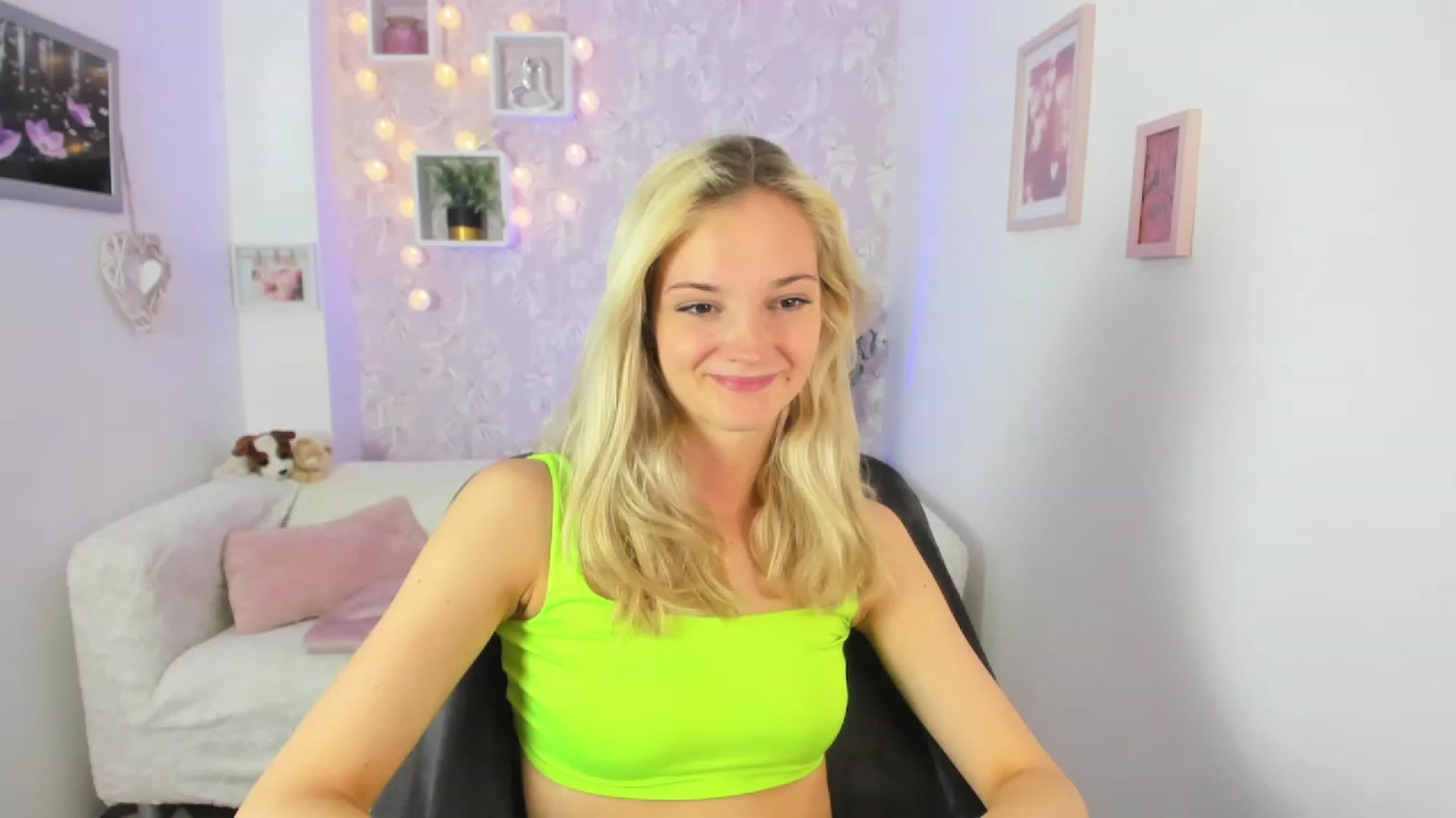 Gallery image thumbnail from Lexy_Belle18's myfreecams stream on, 06/30/2023, 09:21 image 10 of 20