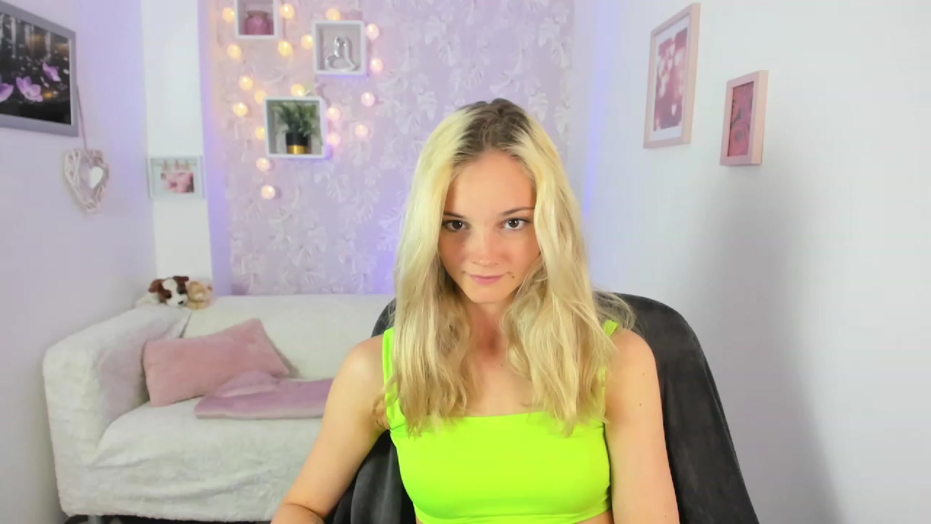 Gallery image thumbnail from Lexy_Belle18's myfreecams stream on, 06/30/2023, 09:21 image 7 of 20