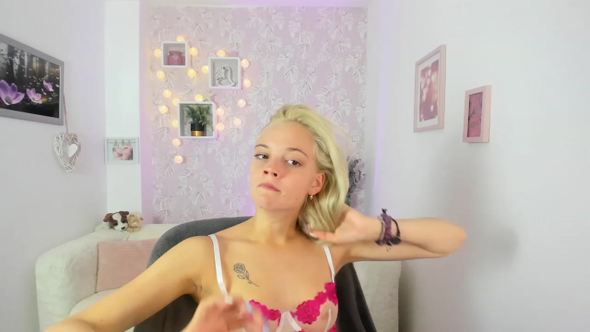 Gallery image thumbnail from Lexy_Belle18's myfreecams stream on, 07/14/2023, 10:32 image 9 of 20
