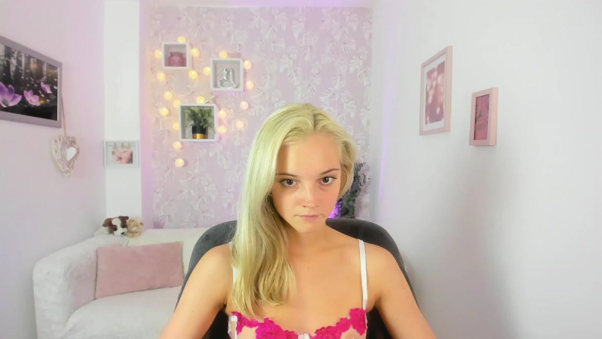 Gallery image thumbnail from Lexy_Belle18's myfreecams stream on, 07/14/2023, 10:32 image 13 of 20
