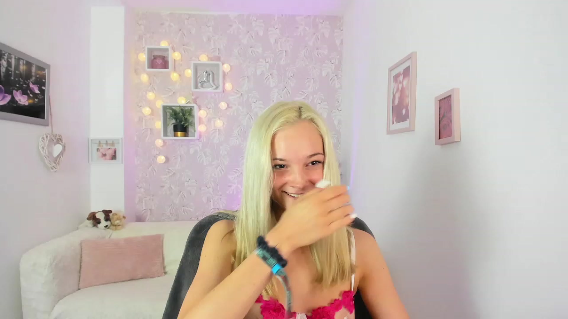 Gallery image thumbnail from Lexy_Belle18's myfreecams stream on, 07/14/2023, 11:42 image 11 of 20