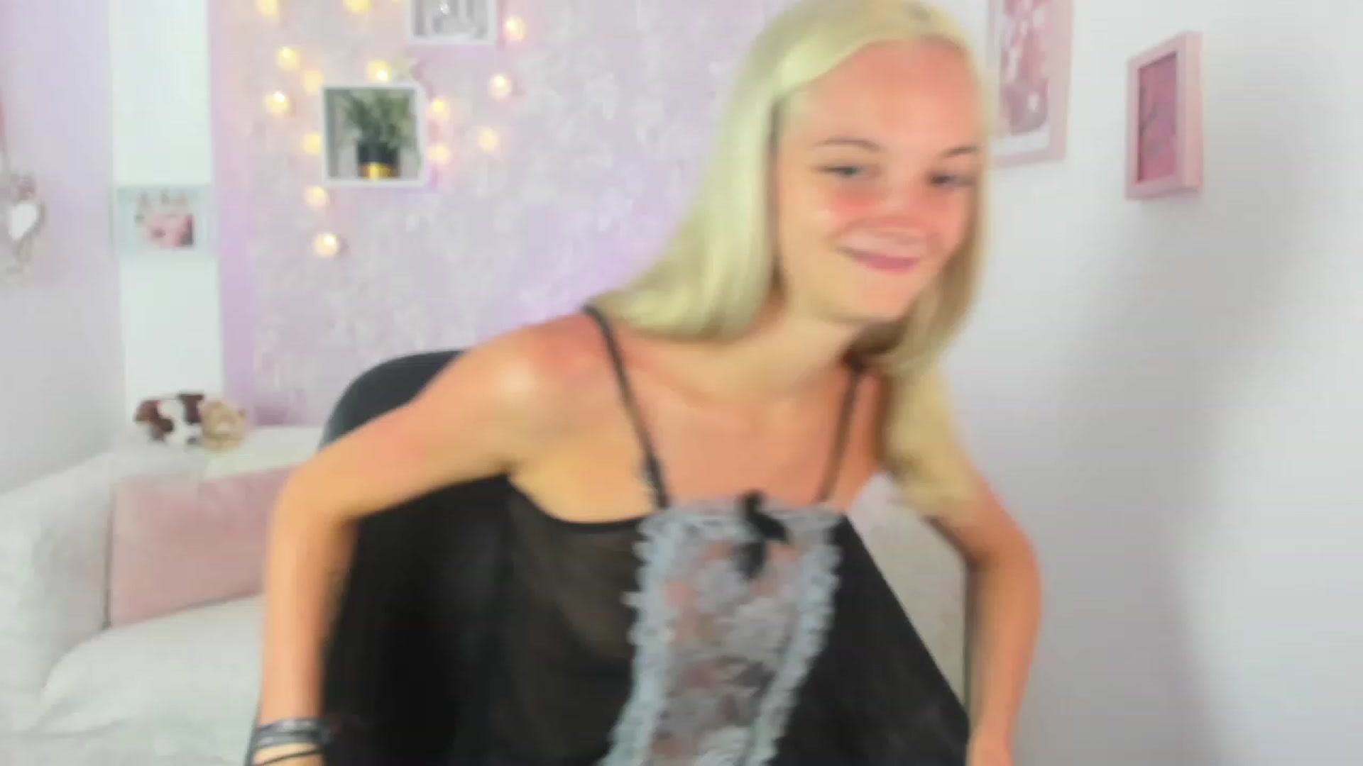Gallery image thumbnail from Lexy_Belle18's myfreecams stream on, 07/17/2023, 09:31 image 15 of 20