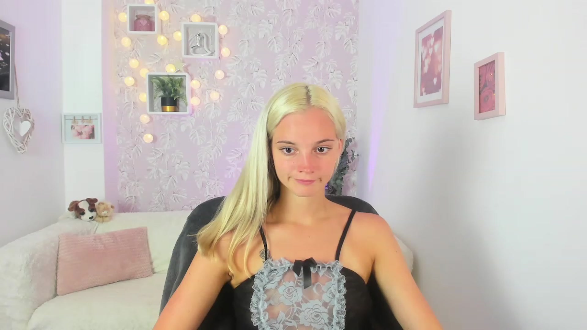 Gallery image thumbnail from Lexy_Belle18's myfreecams stream on, 07/17/2023, 12:43 image 19 of 20