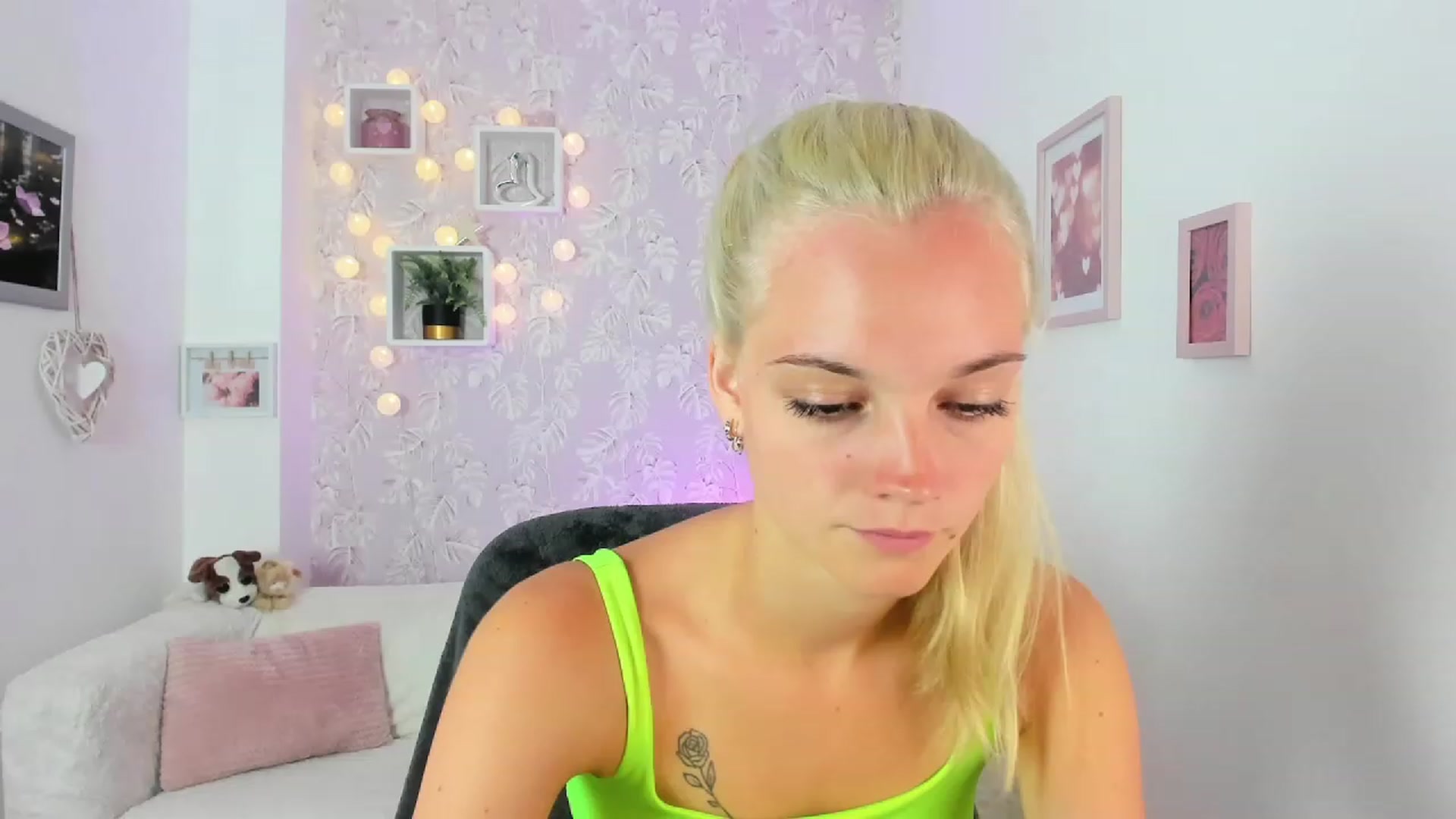 Gallery image thumbnail from Lexy_Belle18's myfreecams stream on, 07/18/2023, 09:44 image 17 of 20