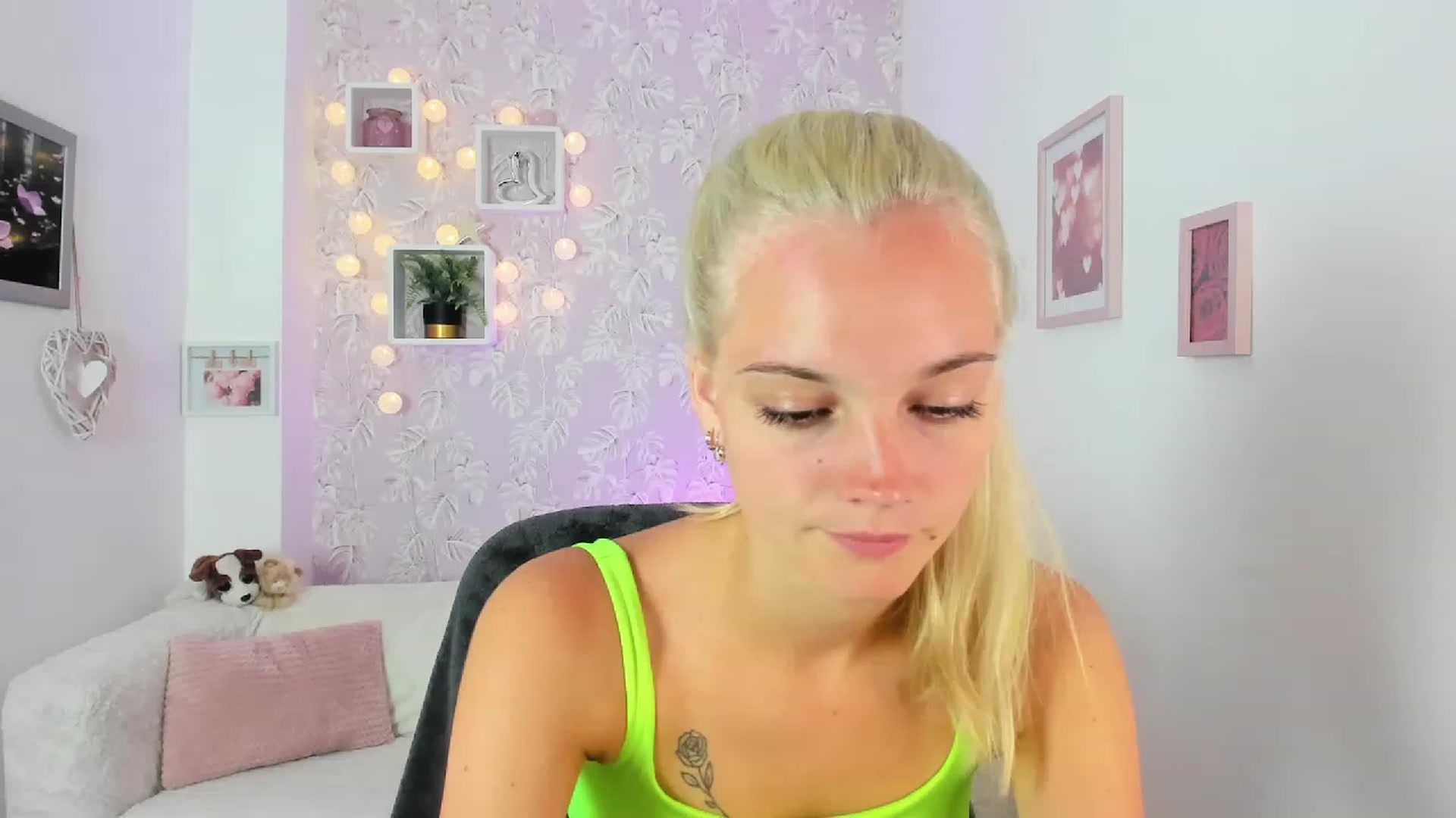 Gallery image thumbnail from Lexy_Belle18's myfreecams stream on, 07/18/2023, 09:44 image 16 of 20