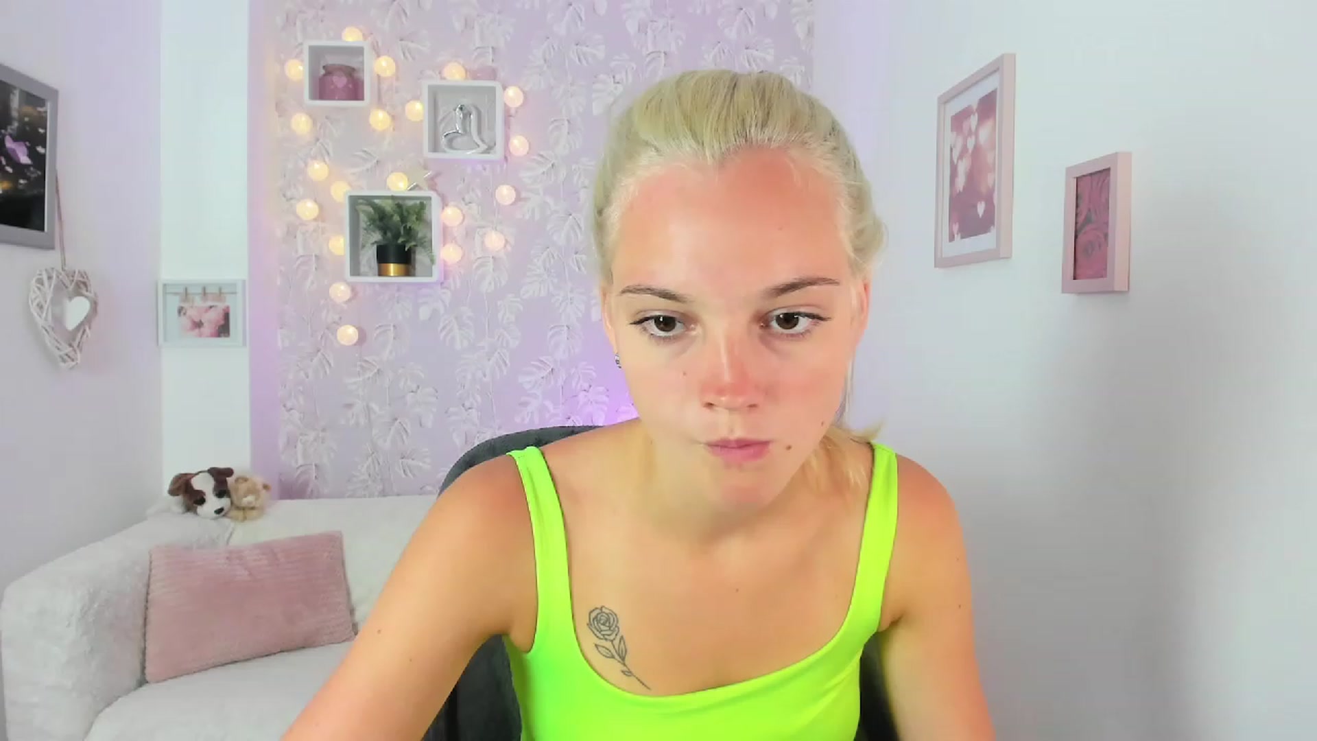 Gallery image thumbnail from Lexy_Belle18's myfreecams stream on, 07/18/2023, 09:44 image 10 of 20