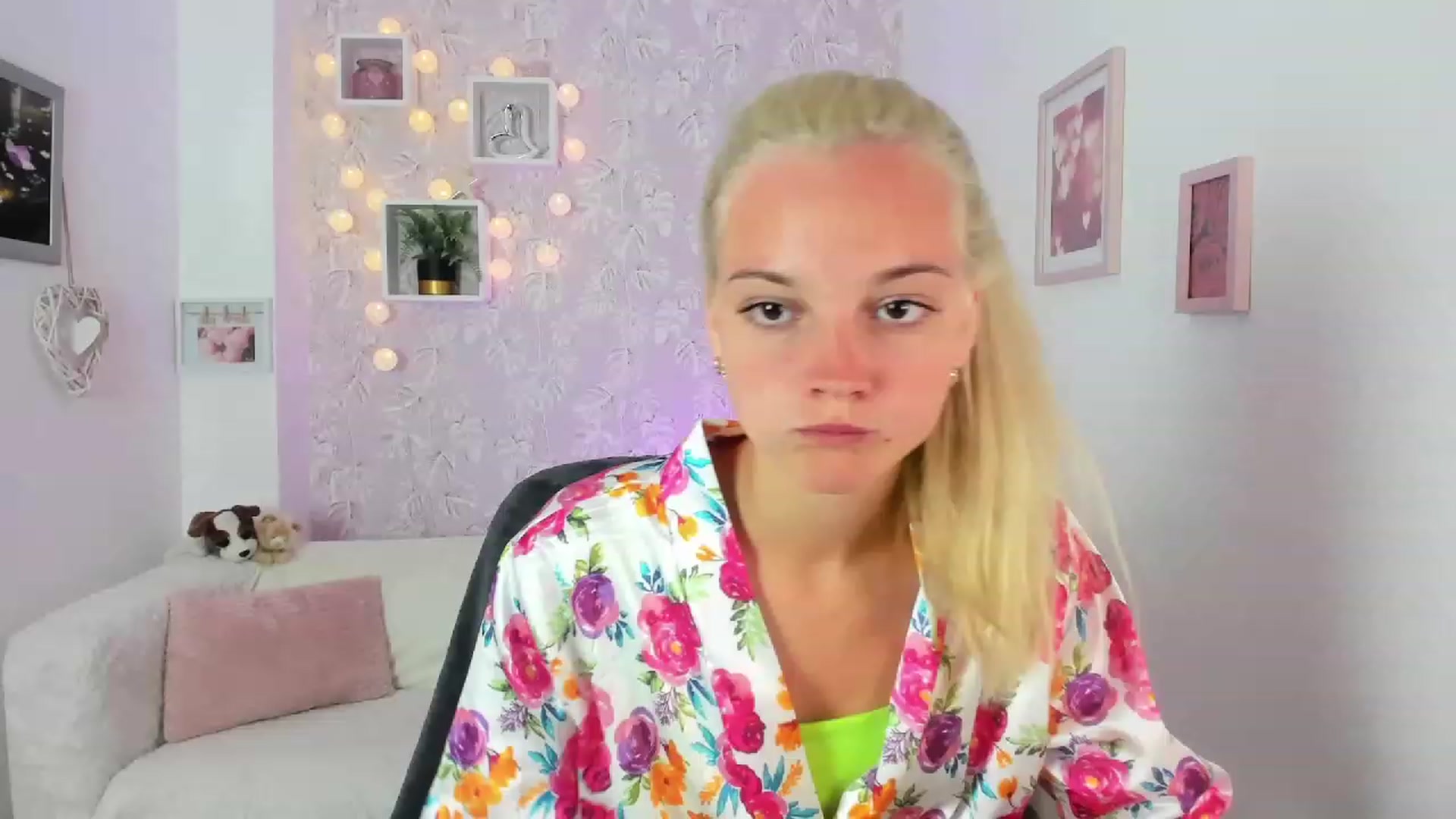Gallery image thumbnail from Lexy_Belle18's myfreecams stream on, 07/18/2023, 09:44 image 9 of 20