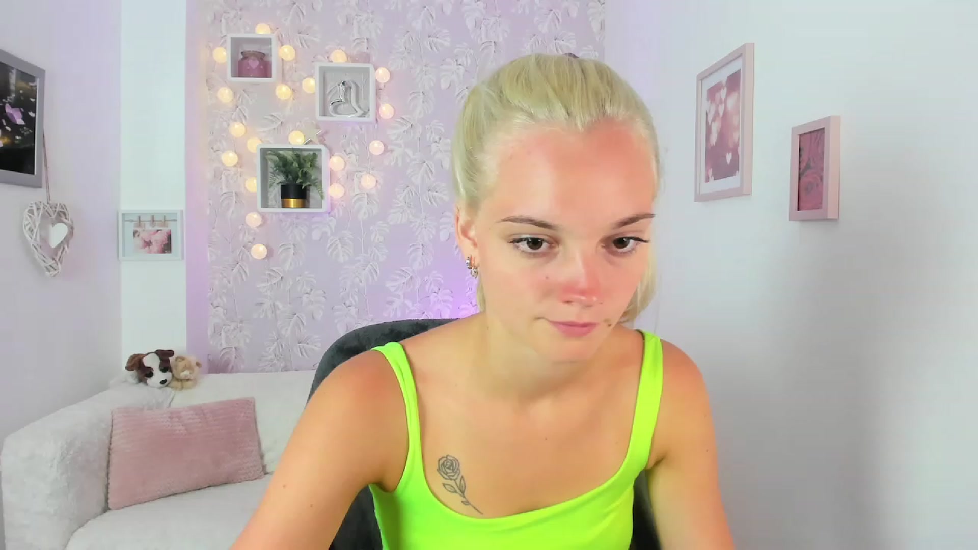 Gallery image thumbnail from Lexy_Belle18's myfreecams stream on, 07/18/2023, 09:44 image 12 of 20