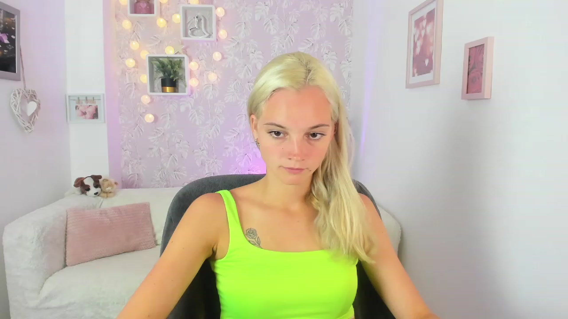 Gallery image thumbnail from Lexy_Belle18's myfreecams stream on, 07/18/2023, 11:33 image 14 of 20