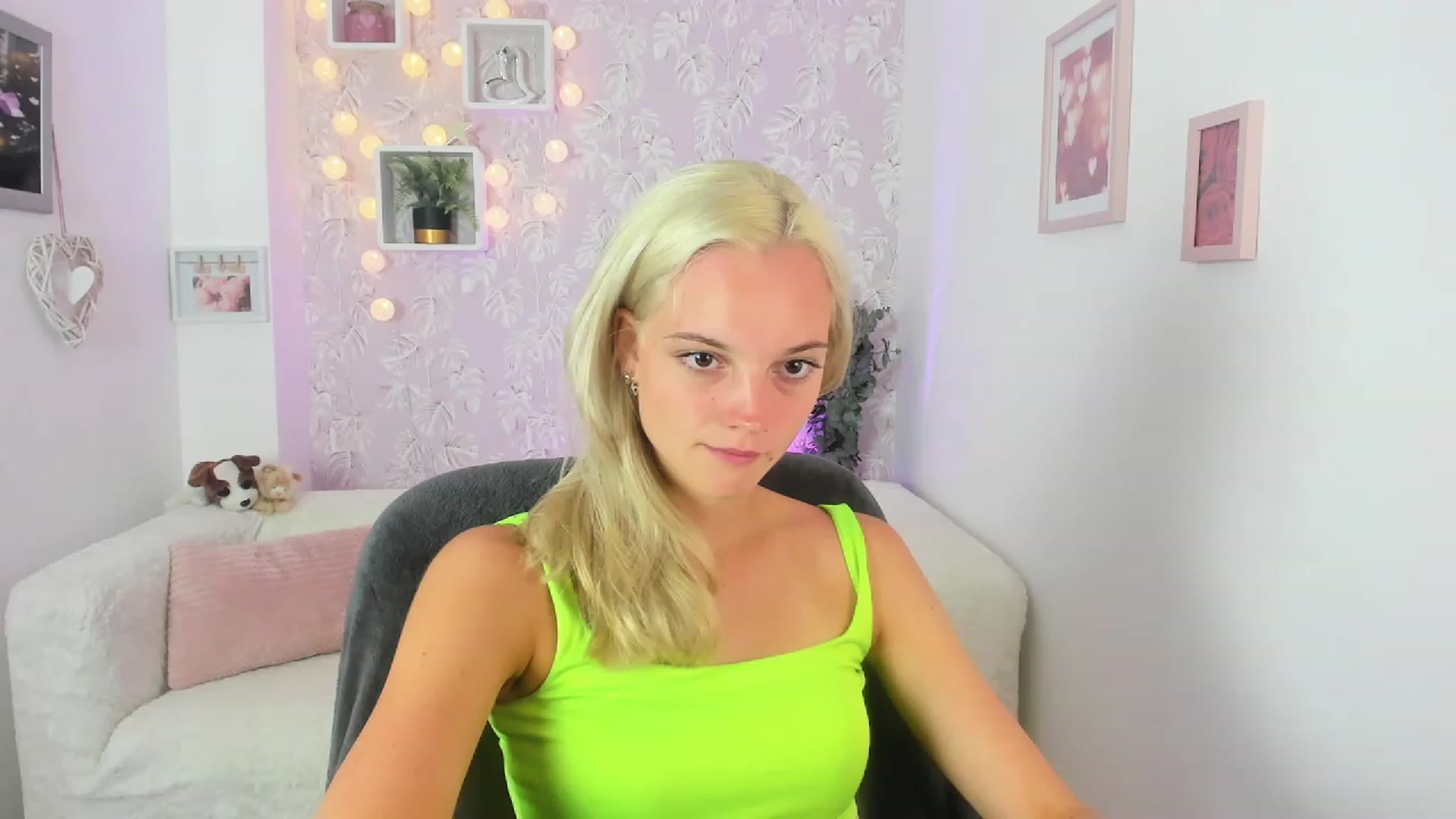 Gallery image thumbnail from Lexy_Belle18's myfreecams stream on, 07/18/2023, 11:33 image 15 of 20