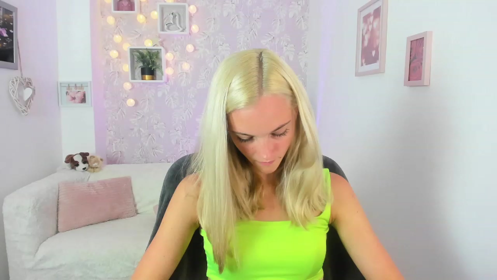 Gallery image thumbnail from Lexy_Belle18's myfreecams stream on, 07/18/2023, 11:33 image 12 of 20