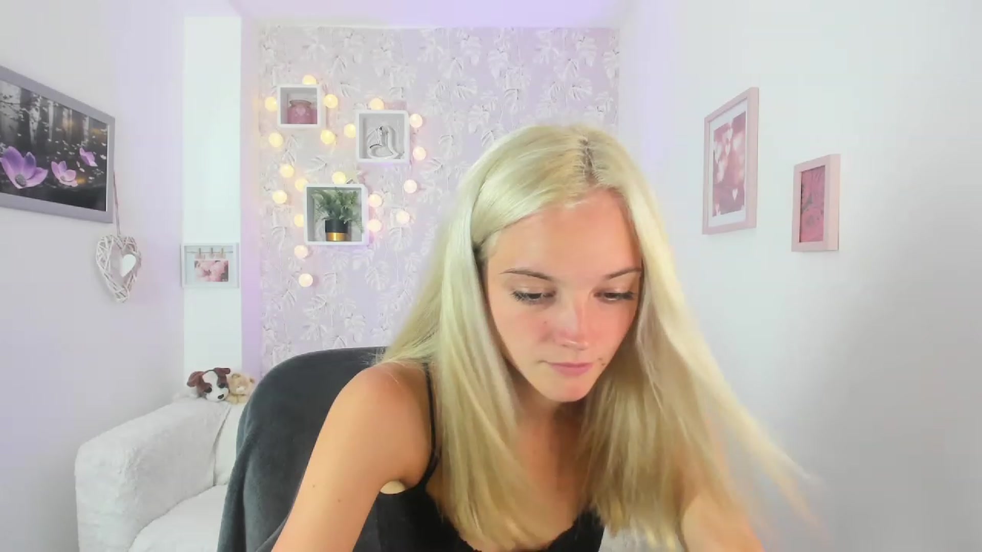 Gallery image thumbnail from Lexy_Belle18's myfreecams stream on, 07/19/2023, 11:47 image 20 of 20