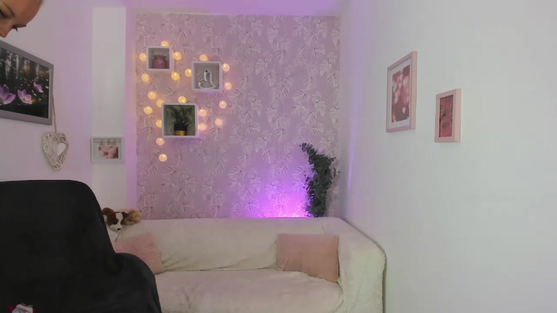 Gallery image thumbnail from Lexy_Belle18's myfreecams stream on, 07/20/2023, 09:02 image 6 of 20