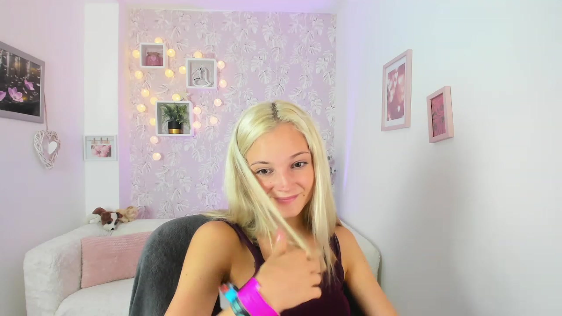 Gallery image thumbnail from Lexy_Belle18's myfreecams stream on, 07/24/2023, 11:35 image 17 of 20